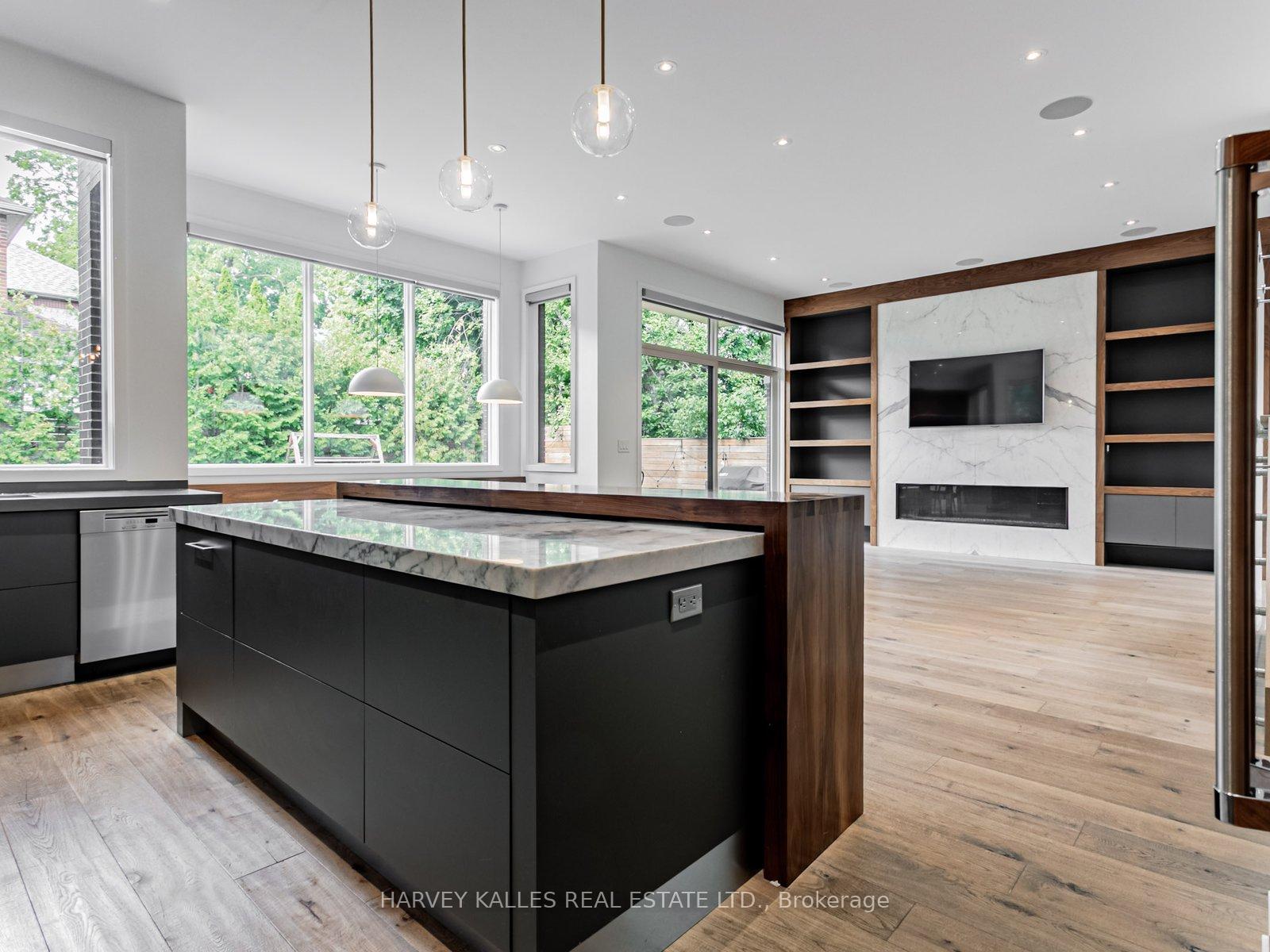 Photo 6 of 38 Van Dusen Boulevard, Etobicoke, Stonegate-Queensway — HOMEH