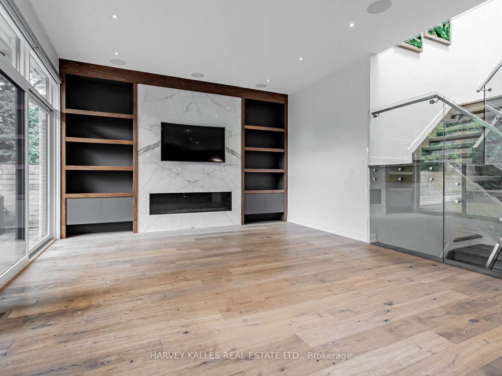 Photo 10 of 38 Van Dusen Boulevard, Etobicoke, Stonegate-Queensway — HOMEH