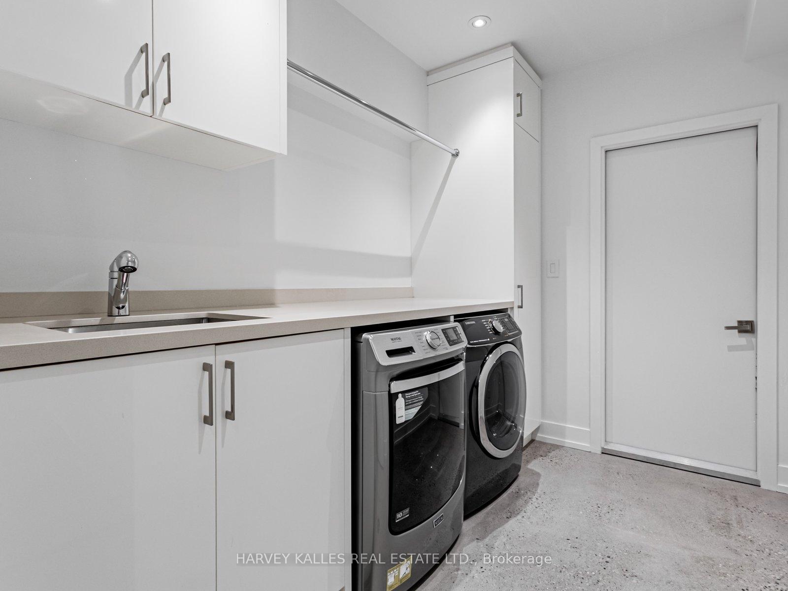 Photo 29 of 38 Van Dusen Boulevard, Etobicoke, Stonegate-Queensway — HOMEH