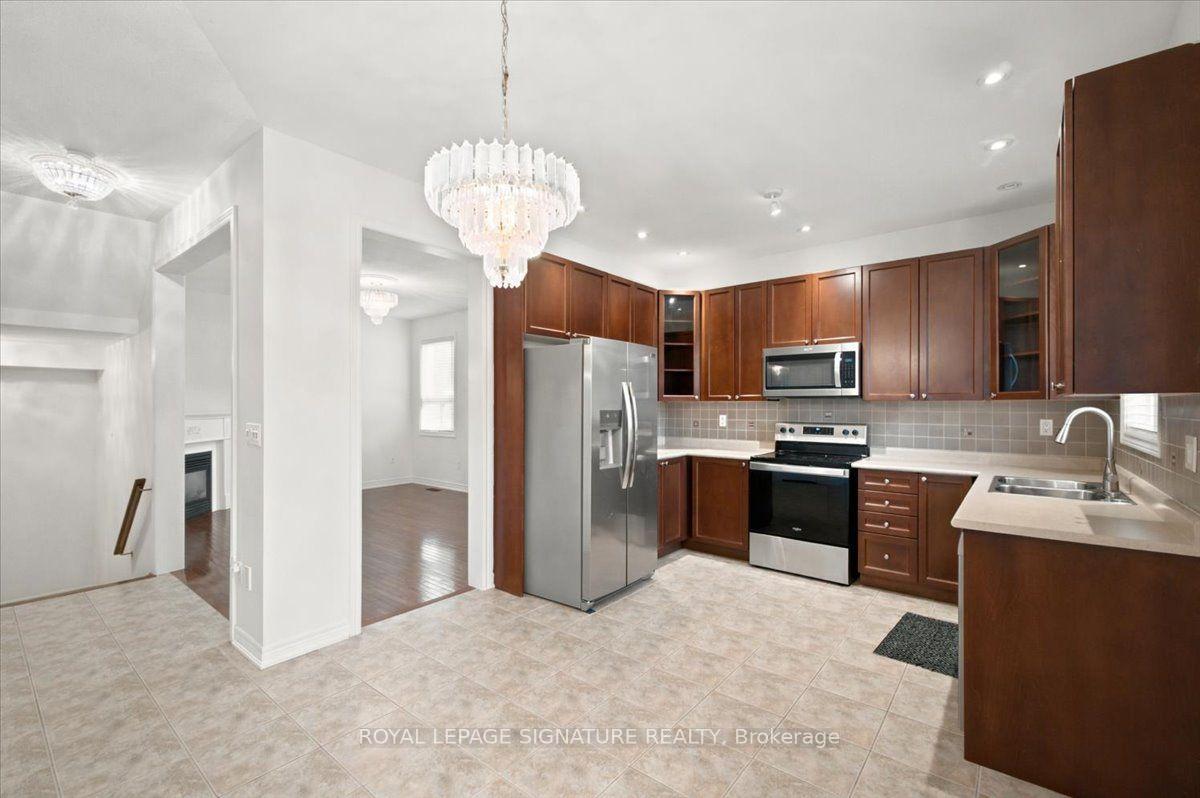 Photo 12 of 106 Craggview Drive, Scarborough, West Hill — HOMEH