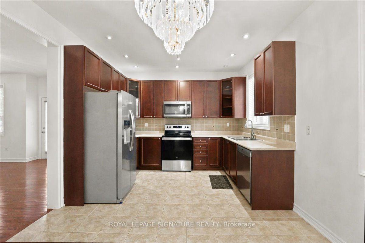Photo 15 of 106 Craggview Drive, Scarborough, West Hill — HOMEH