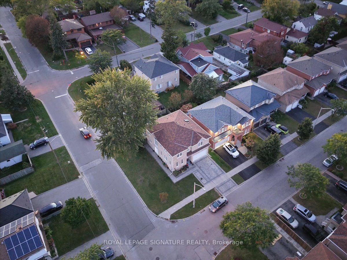 Photo 34 of 106 Craggview Drive, Scarborough, West Hill — HOMEH