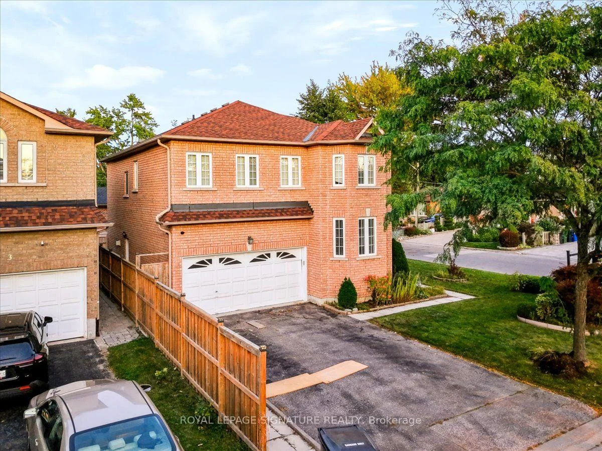 Photo 3 of 106 Craggview Drive, Scarborough, West Hill — HOMEH