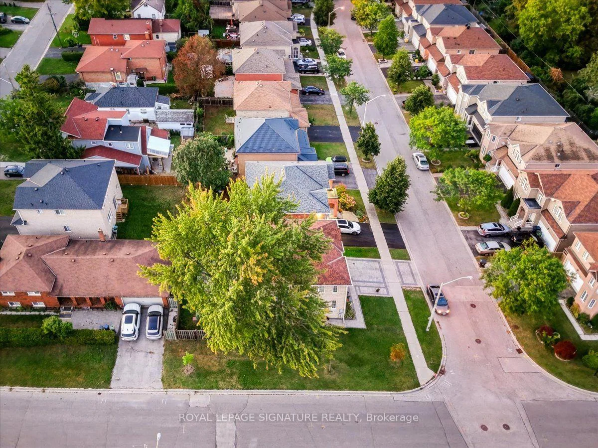 Photo 45 of 106 Craggview Drive, Scarborough, West Hill — HOMEH