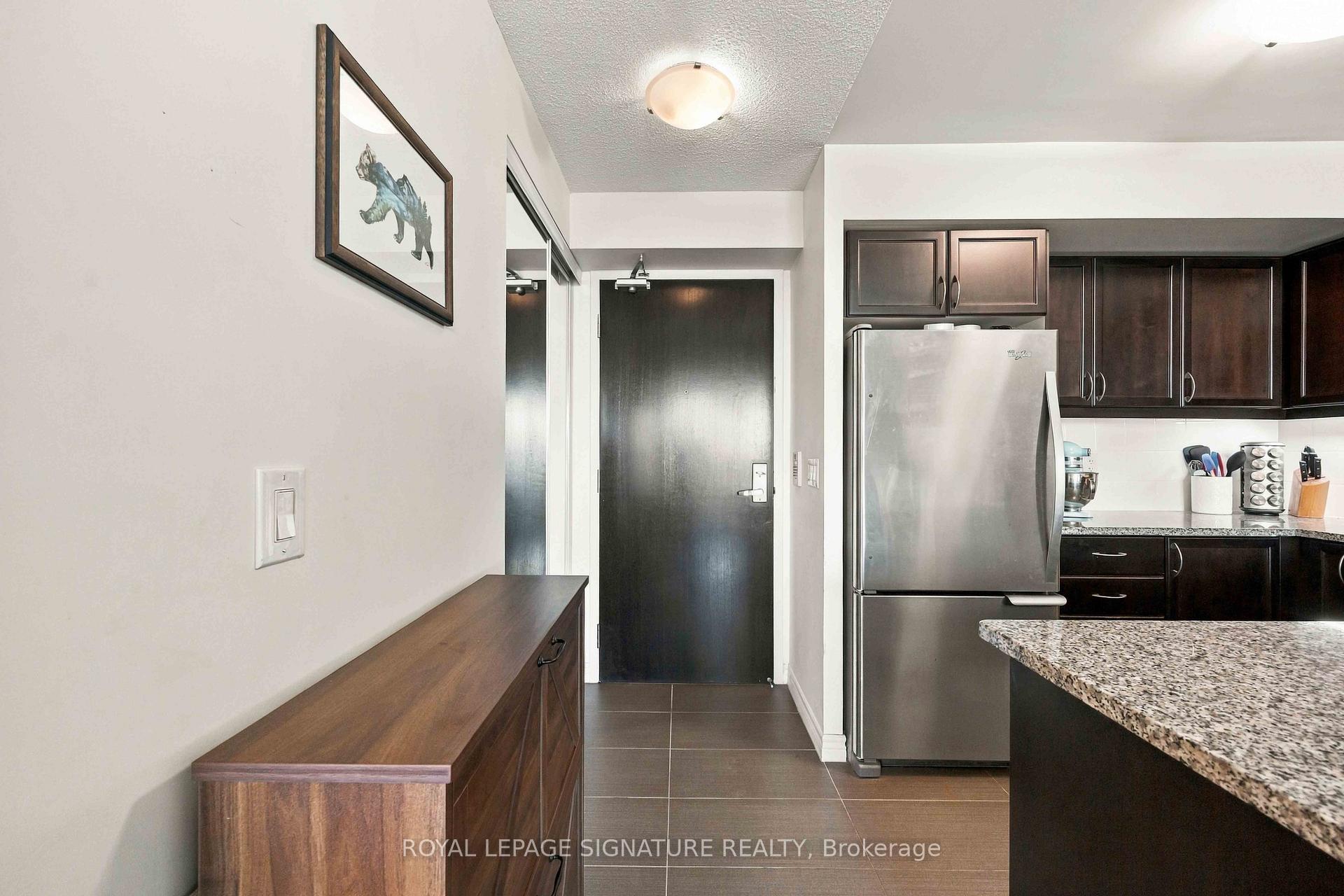 Photo 2 of Unit 1612, 25 Lower Simcoe Street, Toronto, Waterfront Communities — HOMEH