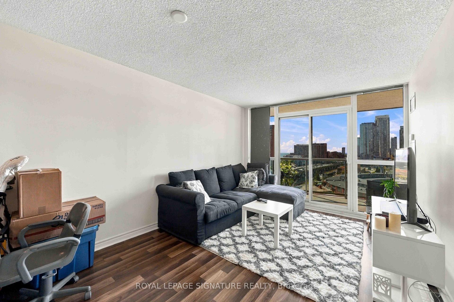 Photo 3 of Unit 1612, 25 Lower Simcoe Street, Toronto, Waterfront Communities — HOMEH