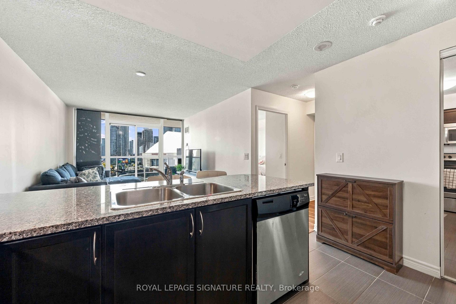 Photo 19 of Unit 1612, 25 Lower Simcoe Street, Toronto, Waterfront Communities — HOMEH