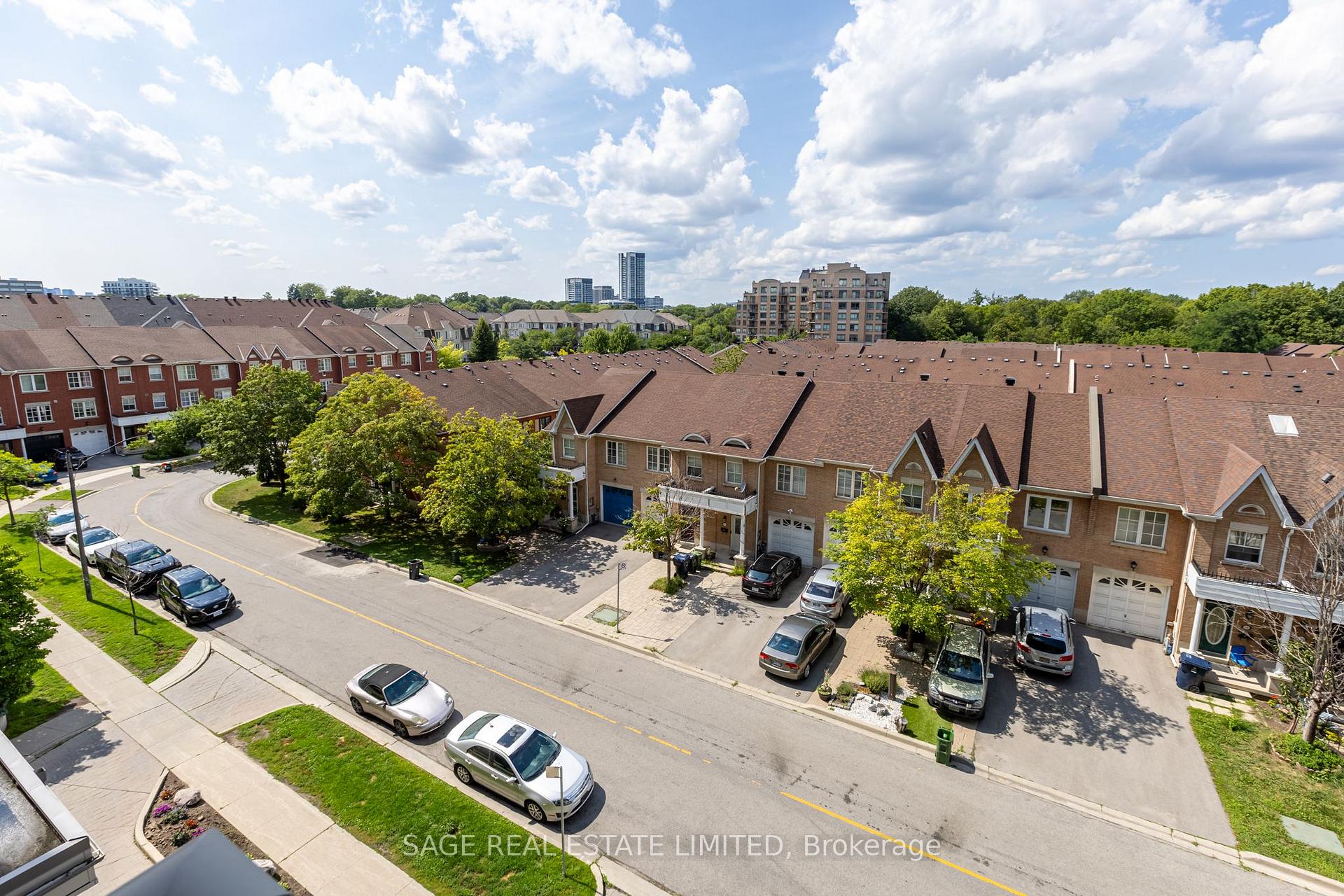 Photo 2 of Unit 502, 120 Dalliomore Circle, North York, Banbury-Don Mills — HOMEH