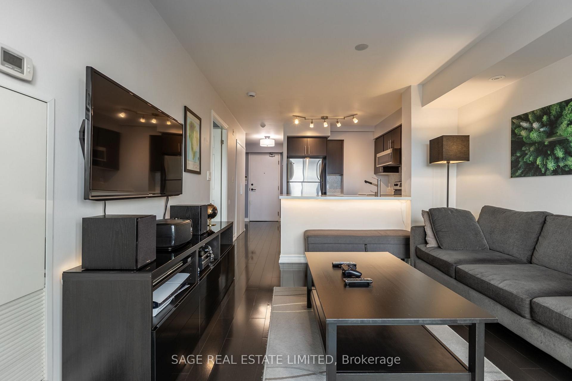 Photo 8 of Unit 502, 120 Dalliomore Circle, North York, Banbury-Don Mills — HOMEH