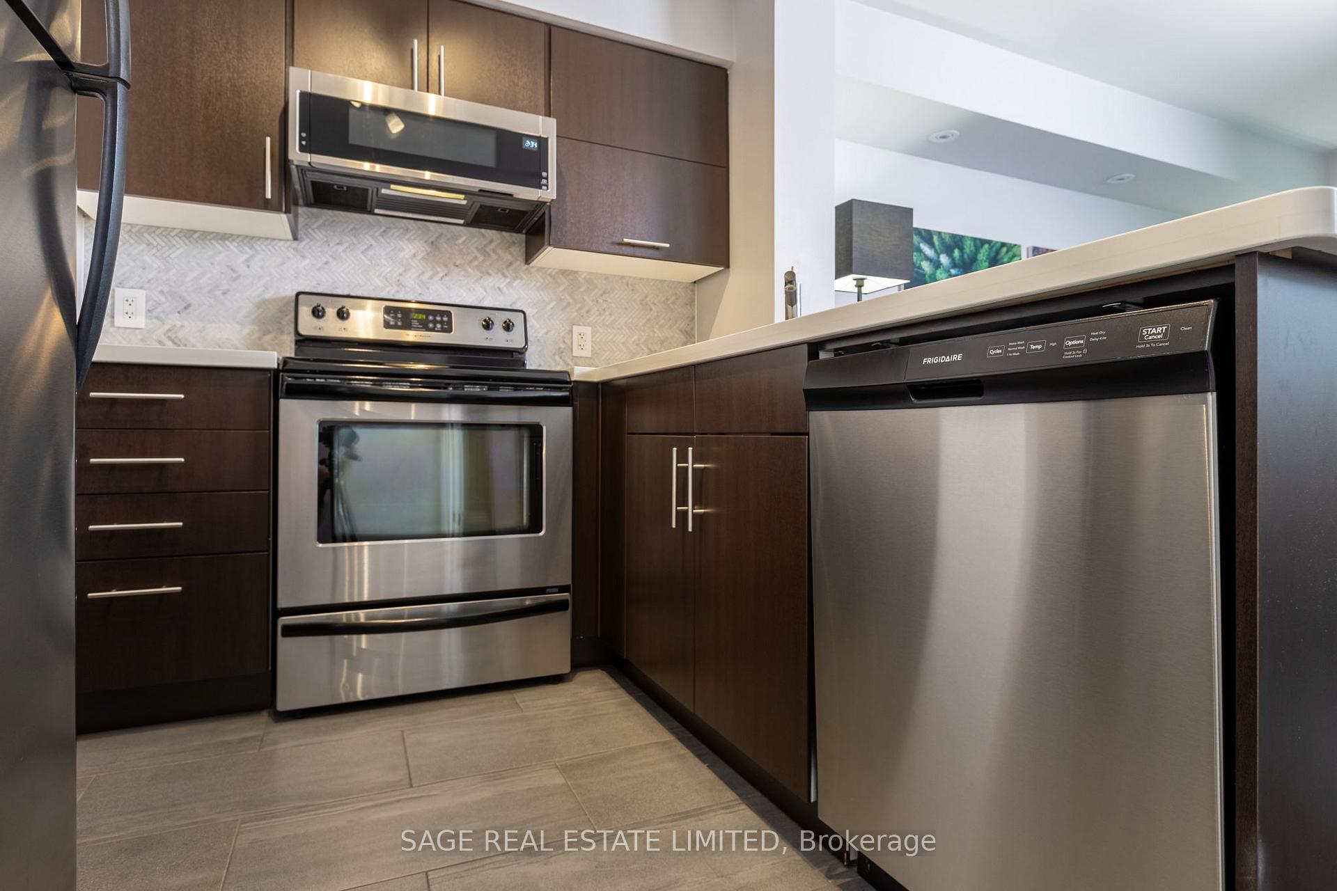 Photo 10 of Unit 502, 120 Dalliomore Circle, North York, Banbury-Don Mills — HOMEH
