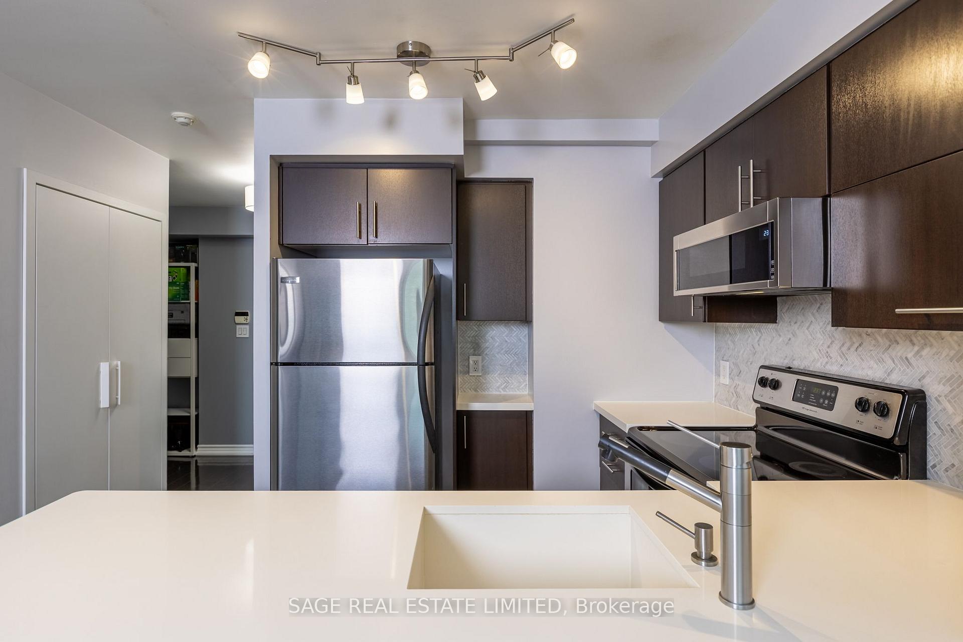 Photo 12 of Unit 502, 120 Dalliomore Circle, North York, Banbury-Don Mills — HOMEH
