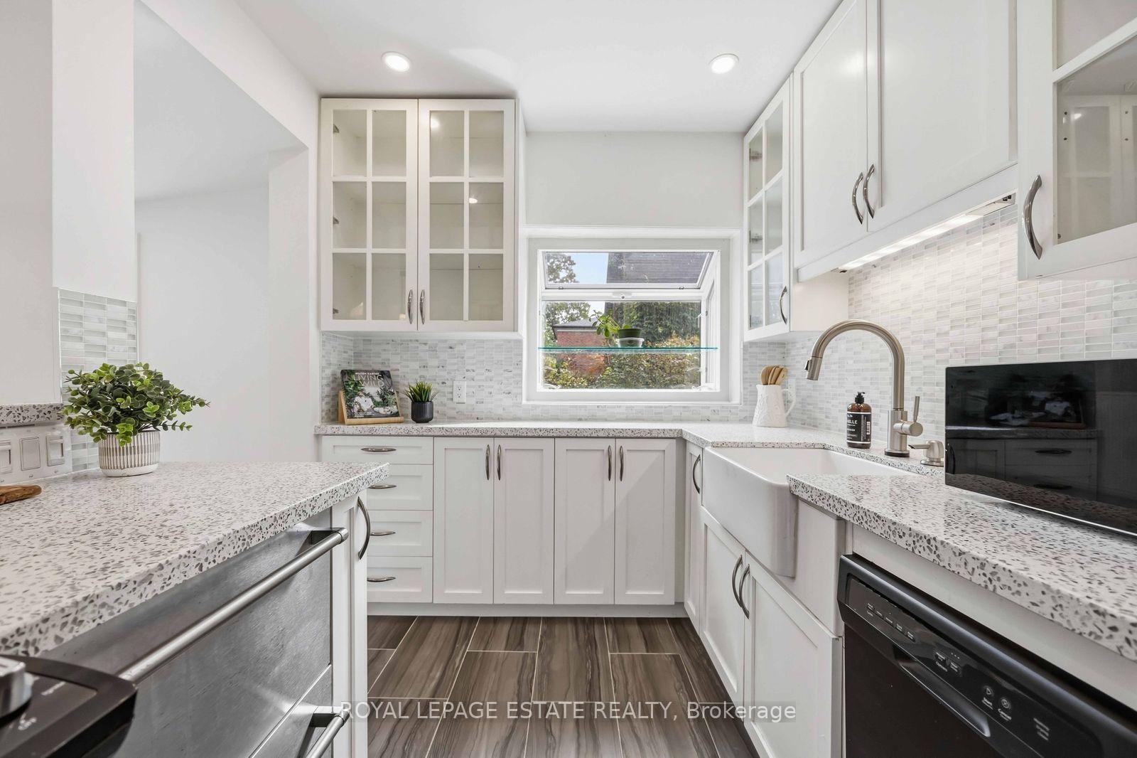 Photo 10 of 47 Harding Boulevard, Scarborough, Birchcliffe-Cliffside — HOMEH