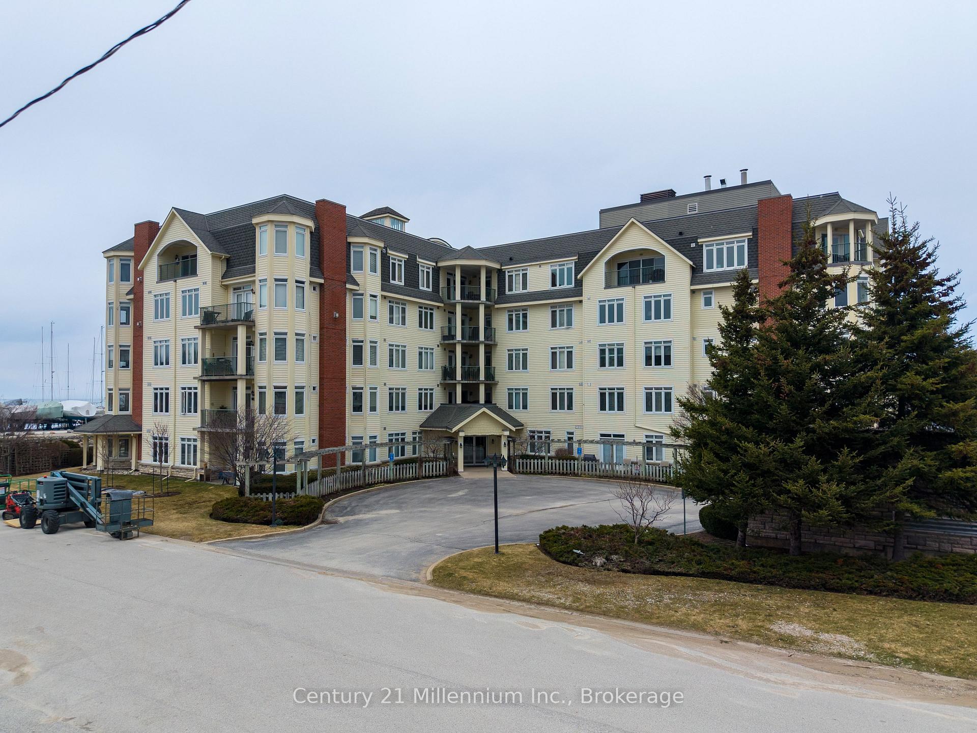 Photo 7 of Unit 407, 10 Bay Street E, Blue Mountains — HOMEH