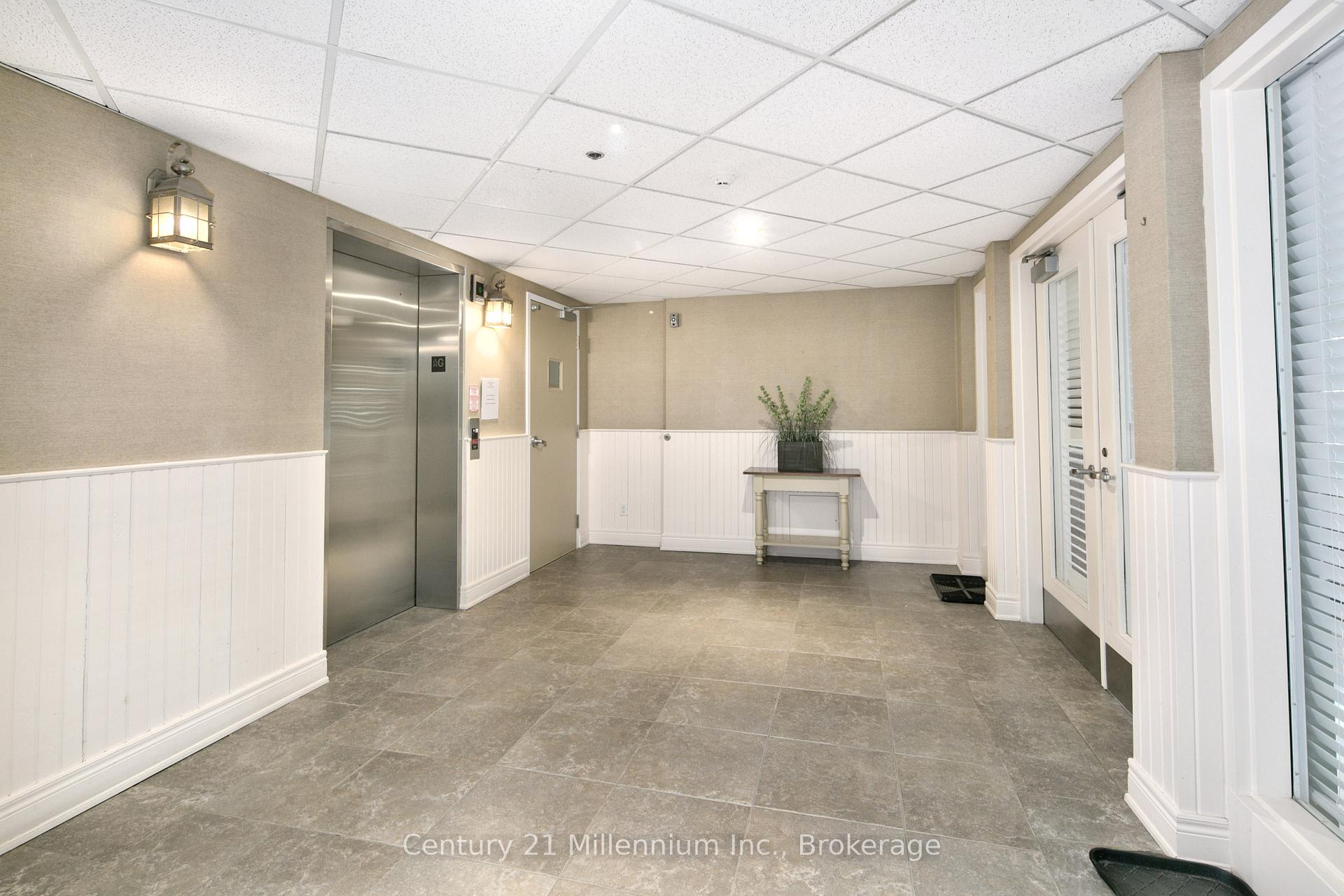 Photo 8 of Unit 407, 10 Bay Street E, Blue Mountains — HOMEH