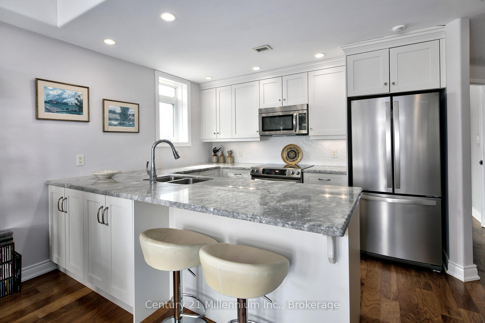 Photo 9 of Unit 407, 10 Bay Street E, Blue Mountains — HOMEH