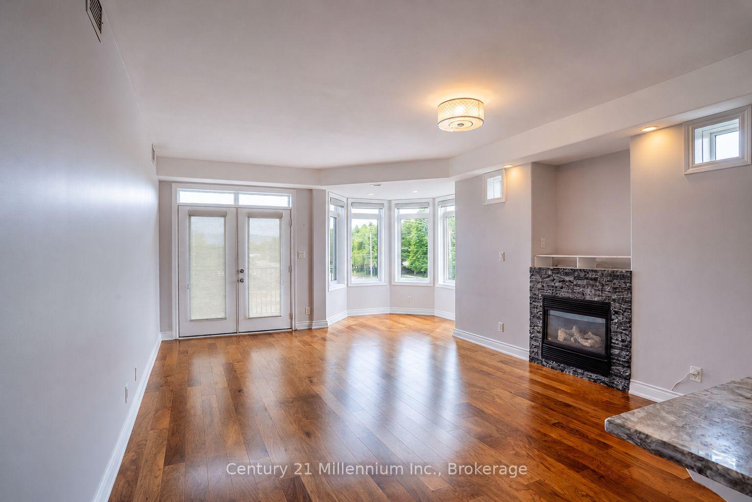 Photo 12 of Unit 407, 10 Bay Street E, Blue Mountains — HOMEH