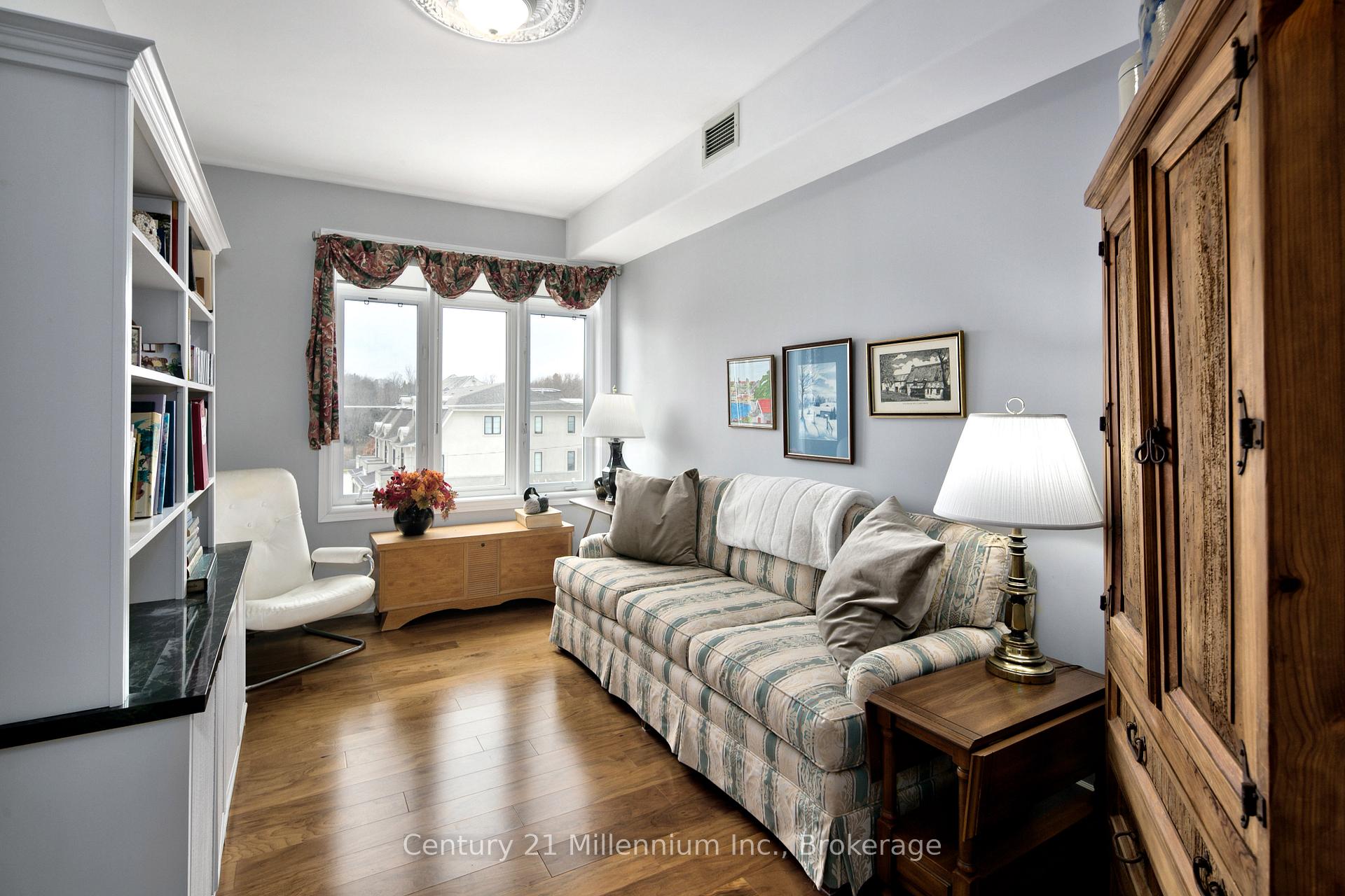 Photo 16 of Unit 407, 10 Bay Street E, Blue Mountains — HOMEH