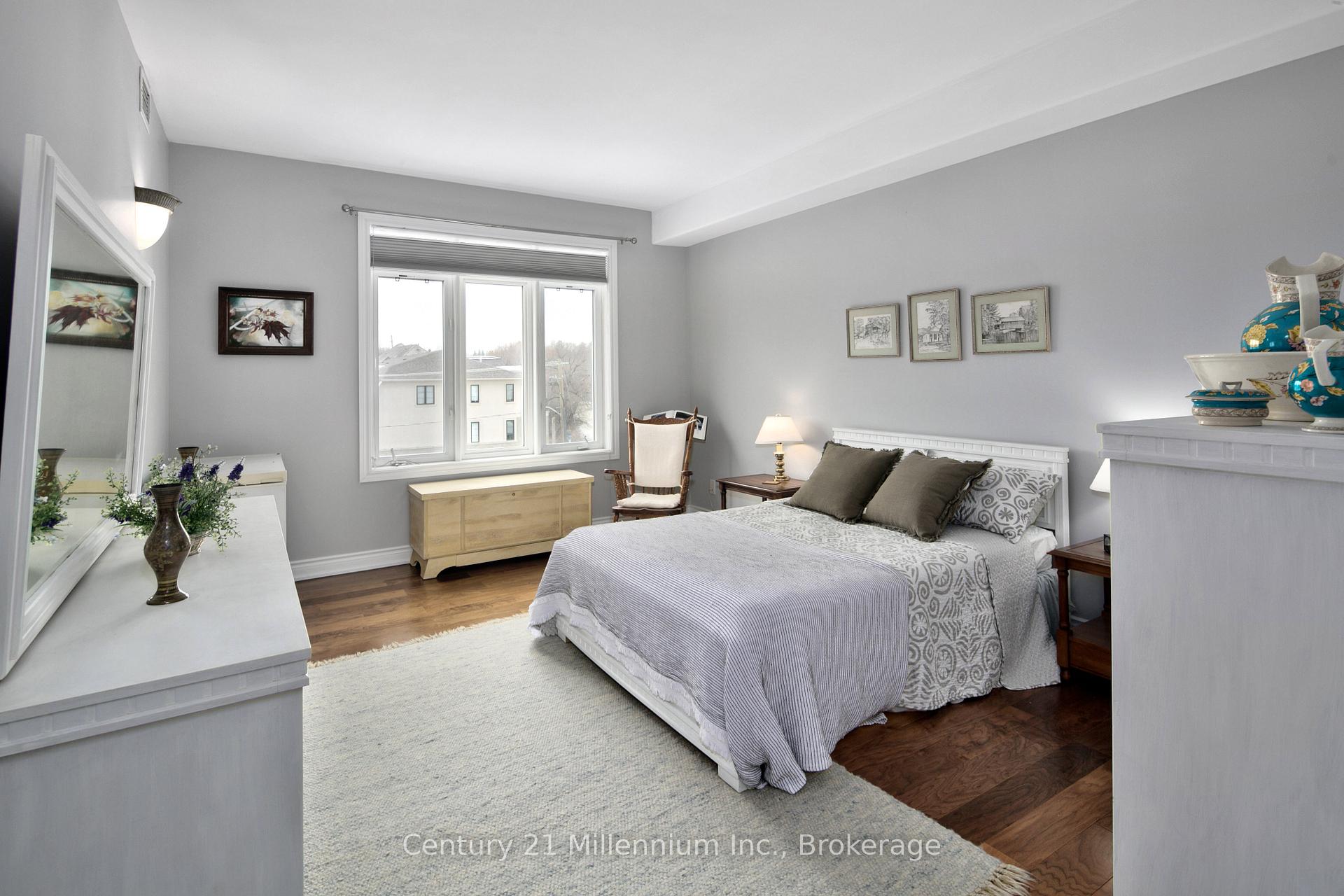 Photo 19 of Unit 407, 10 Bay Street E, Blue Mountains — HOMEH