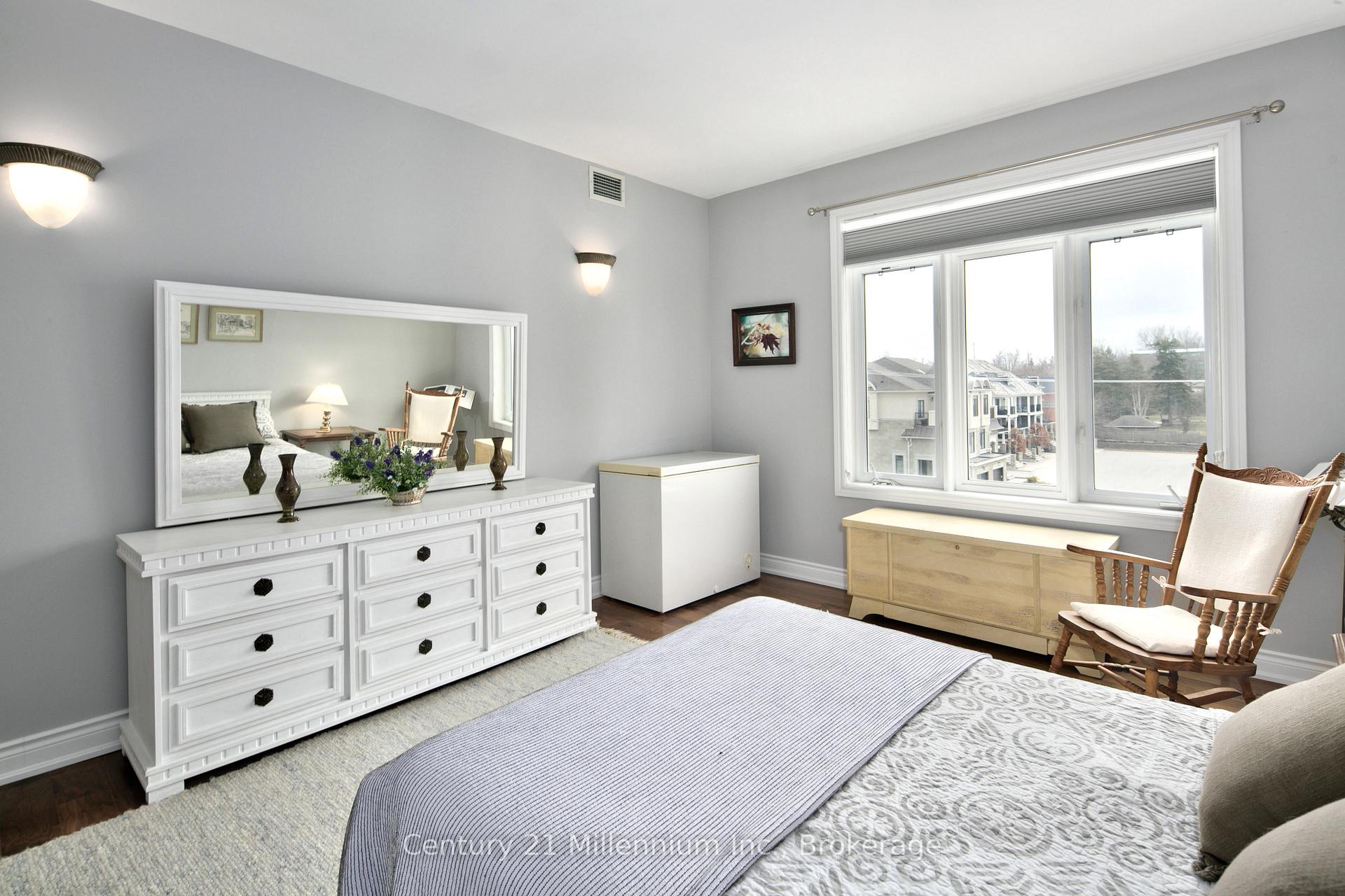 Photo 20 of Unit 407, 10 Bay Street E, Blue Mountains — HOMEH