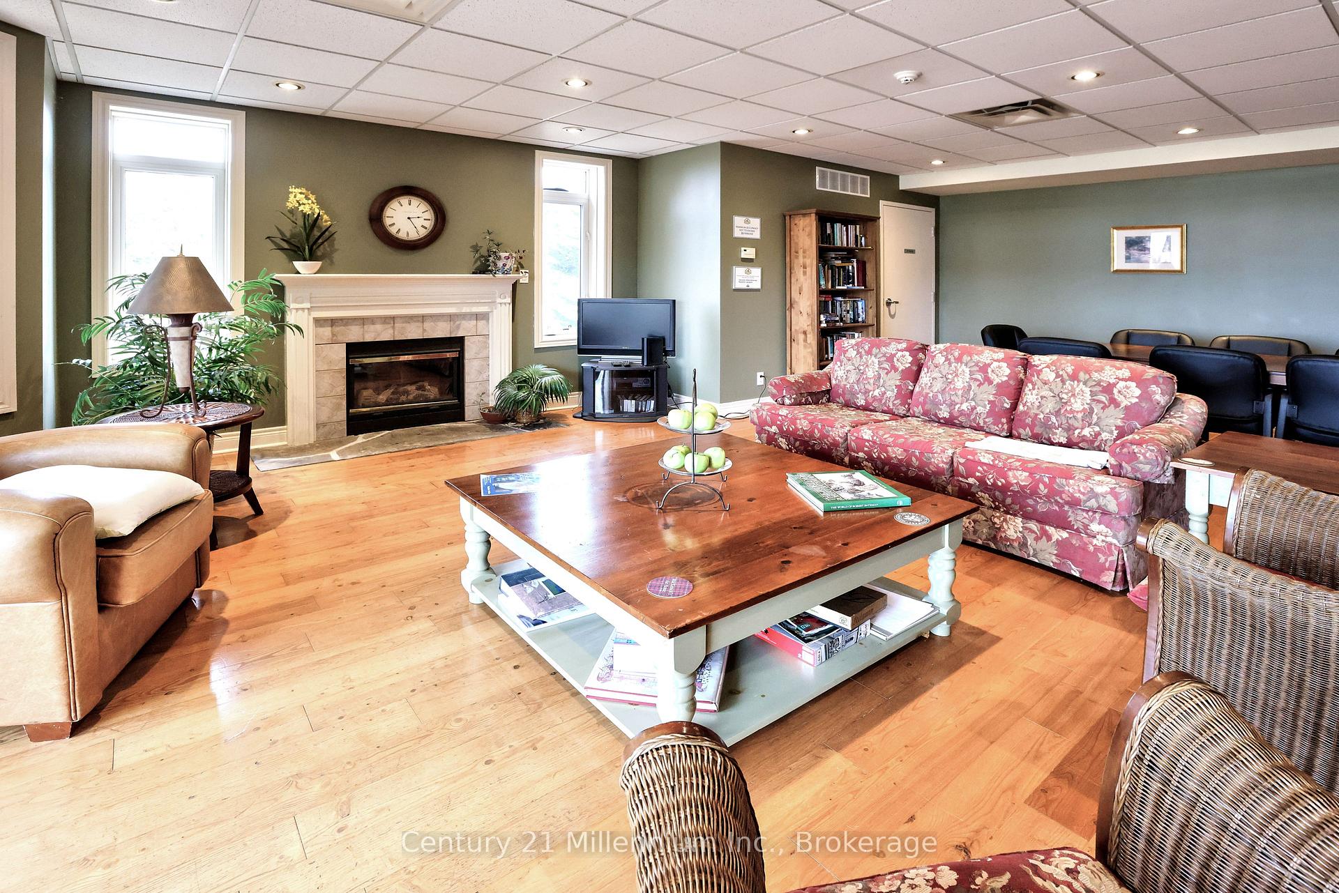 Photo 31 of Unit 407, 10 Bay Street E, Blue Mountains — HOMEH