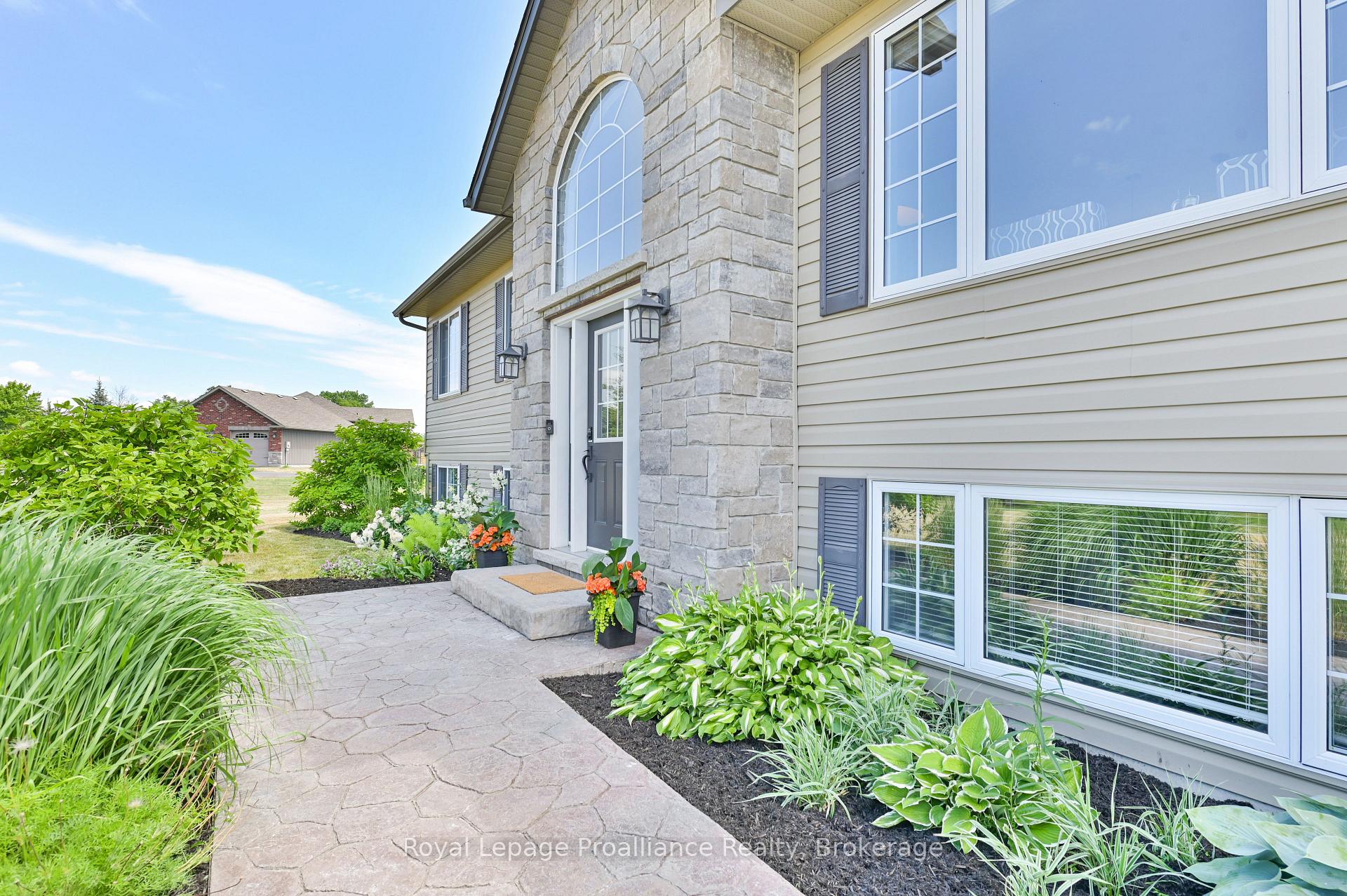 Photo 5 of 3471 County 3 Road, Prince Edward County, Ameliasburg Ward — HOMEH
