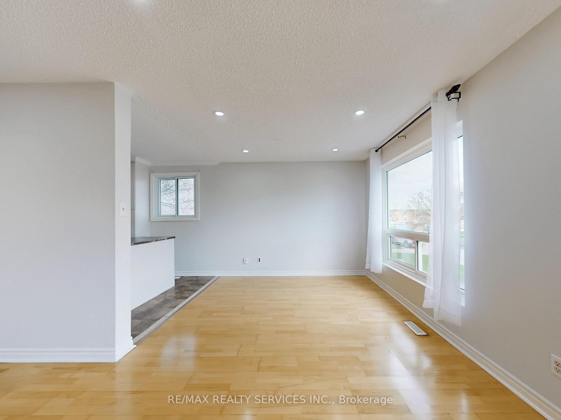 Photo 13 of 9 Glenridge Road, Brampton, Northgate — HOMEH
