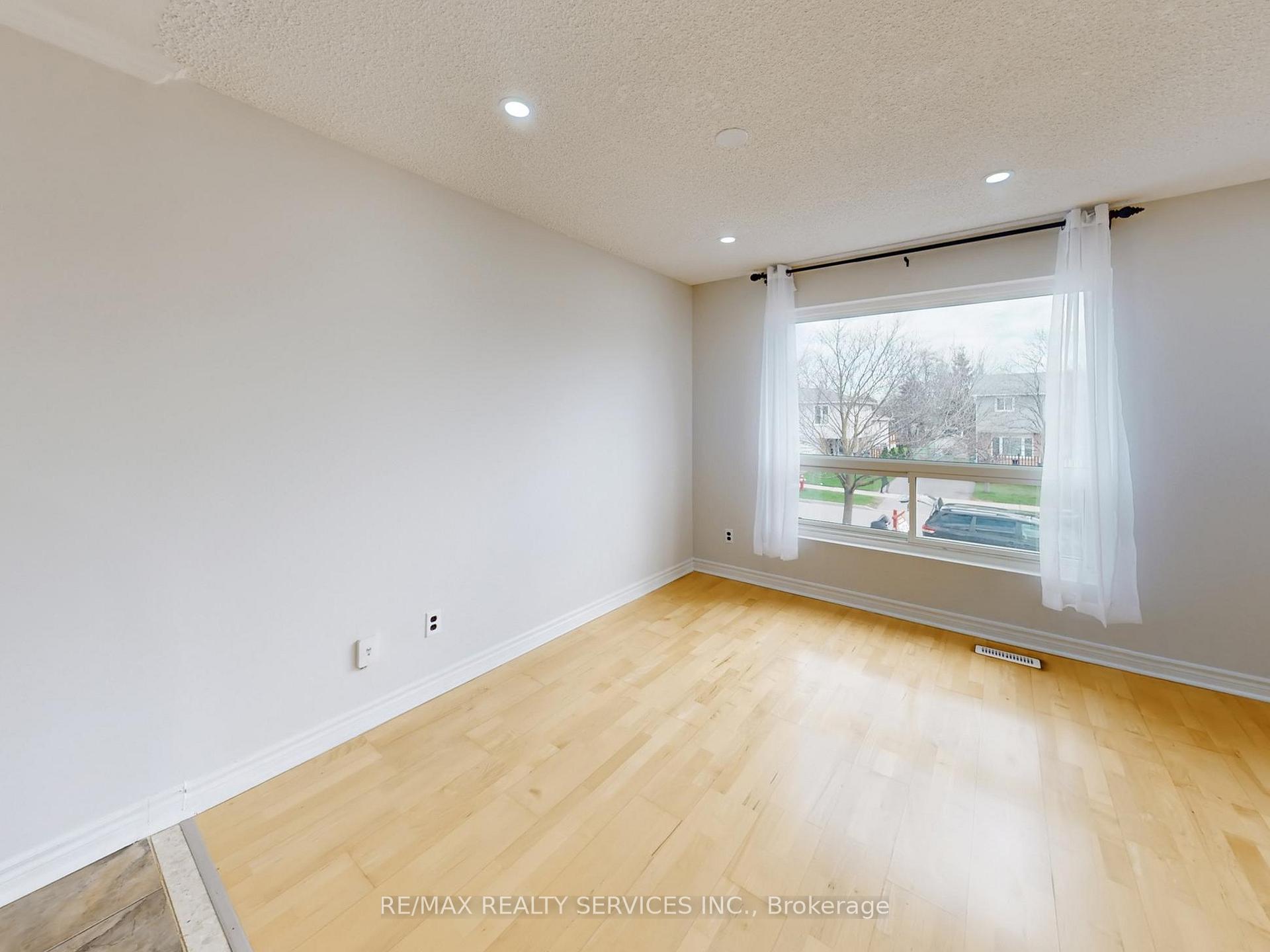 Photo 23 of 9 Glenridge Road, Brampton, Northgate — HOMEH
