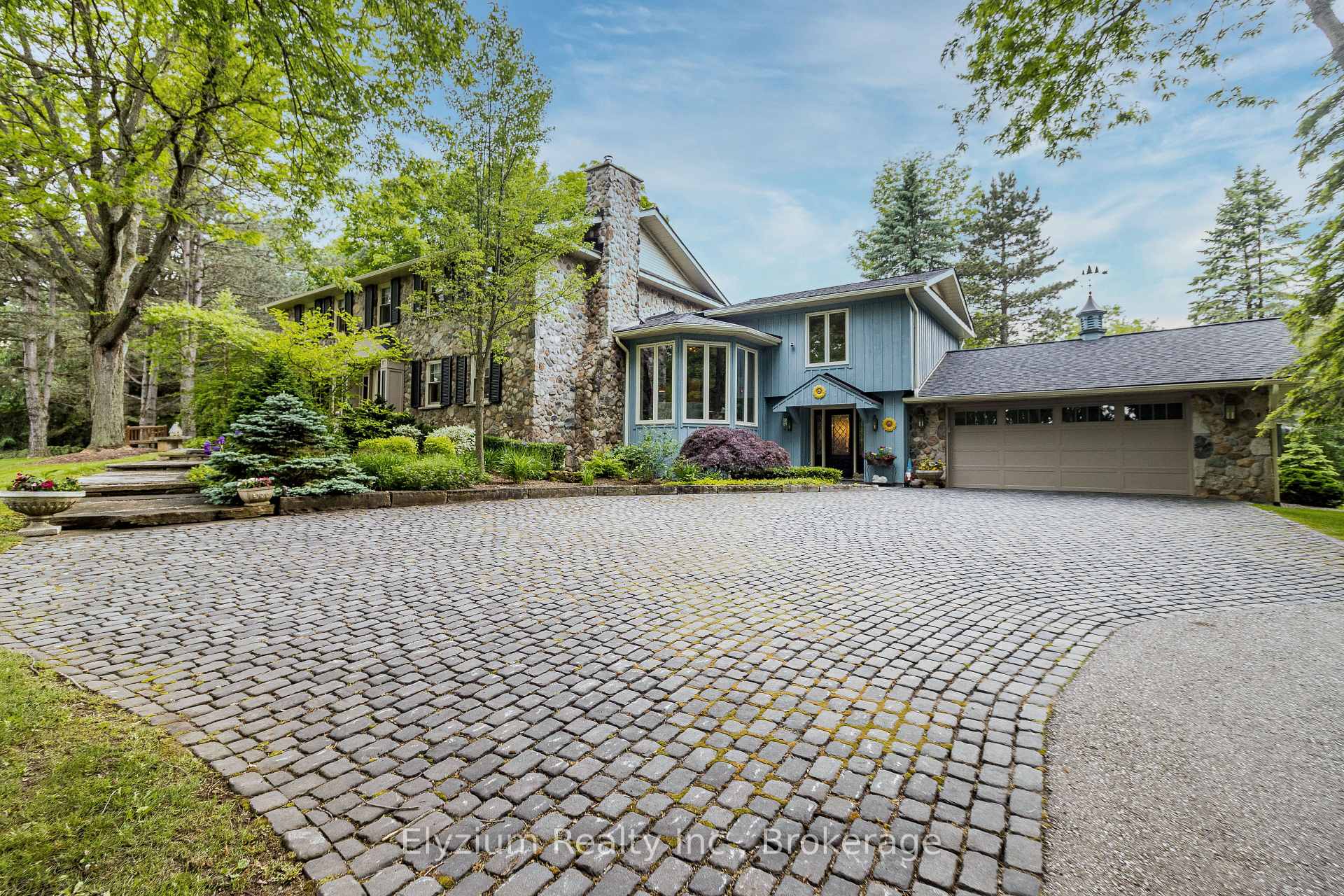 Photo 1 of 27 Cedar Drive, Caledon, Rural Caledon — HOMEH