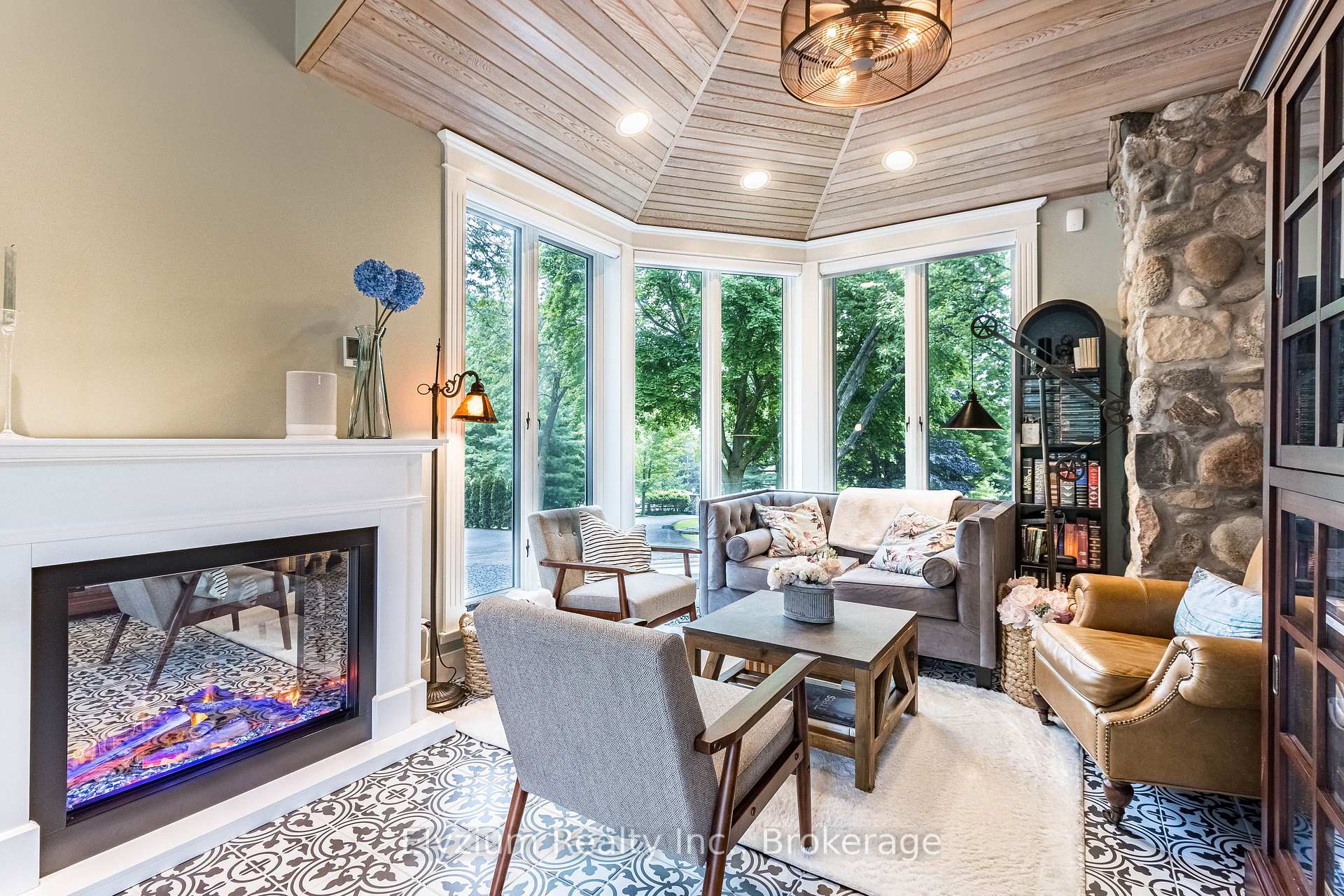 Photo 21 of 27 Cedar Drive, Caledon, Rural Caledon — HOMEH