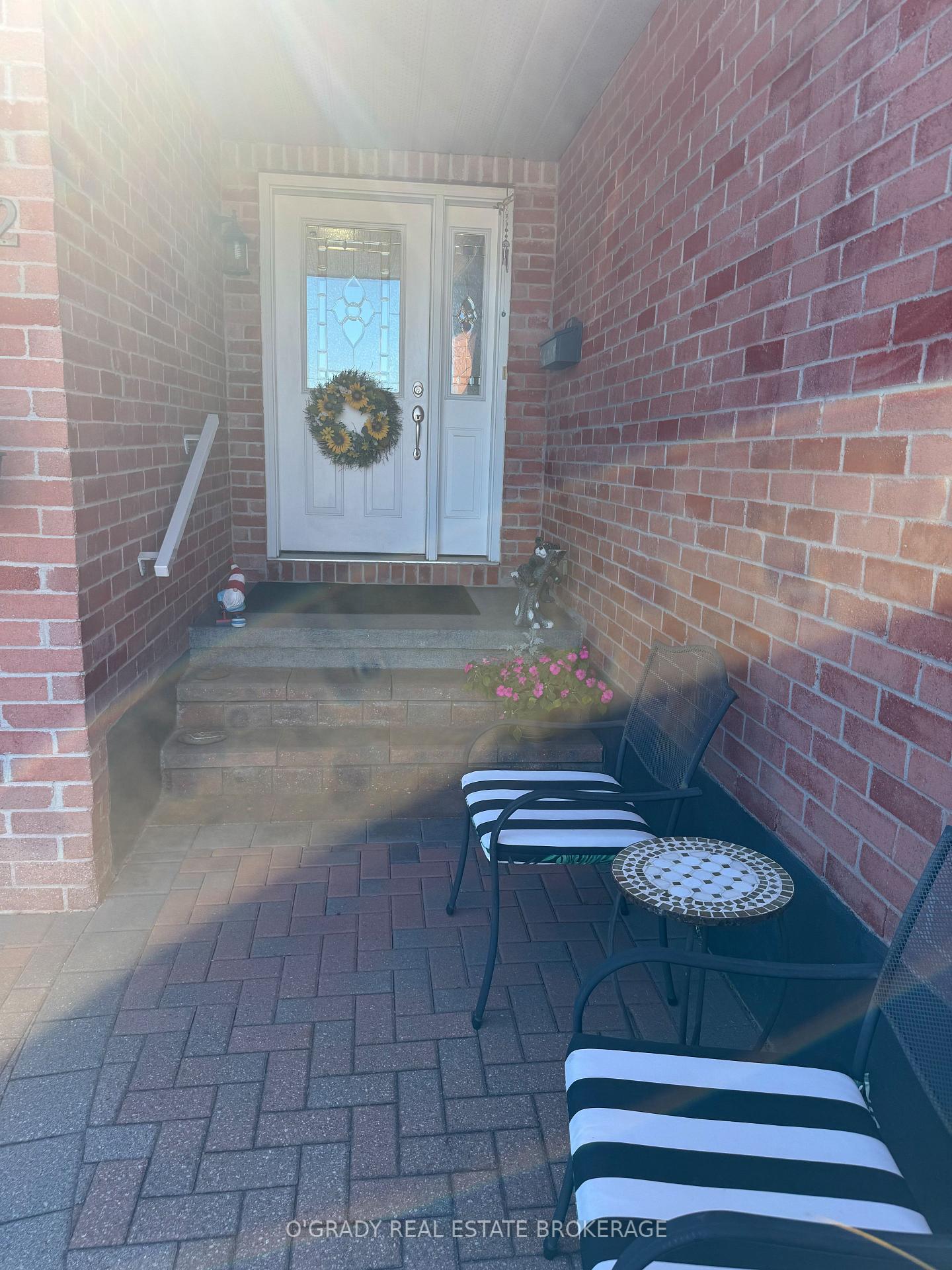 Photo 3 of 1442 Windsor Drive, Brockville, Brockville — HOMEH