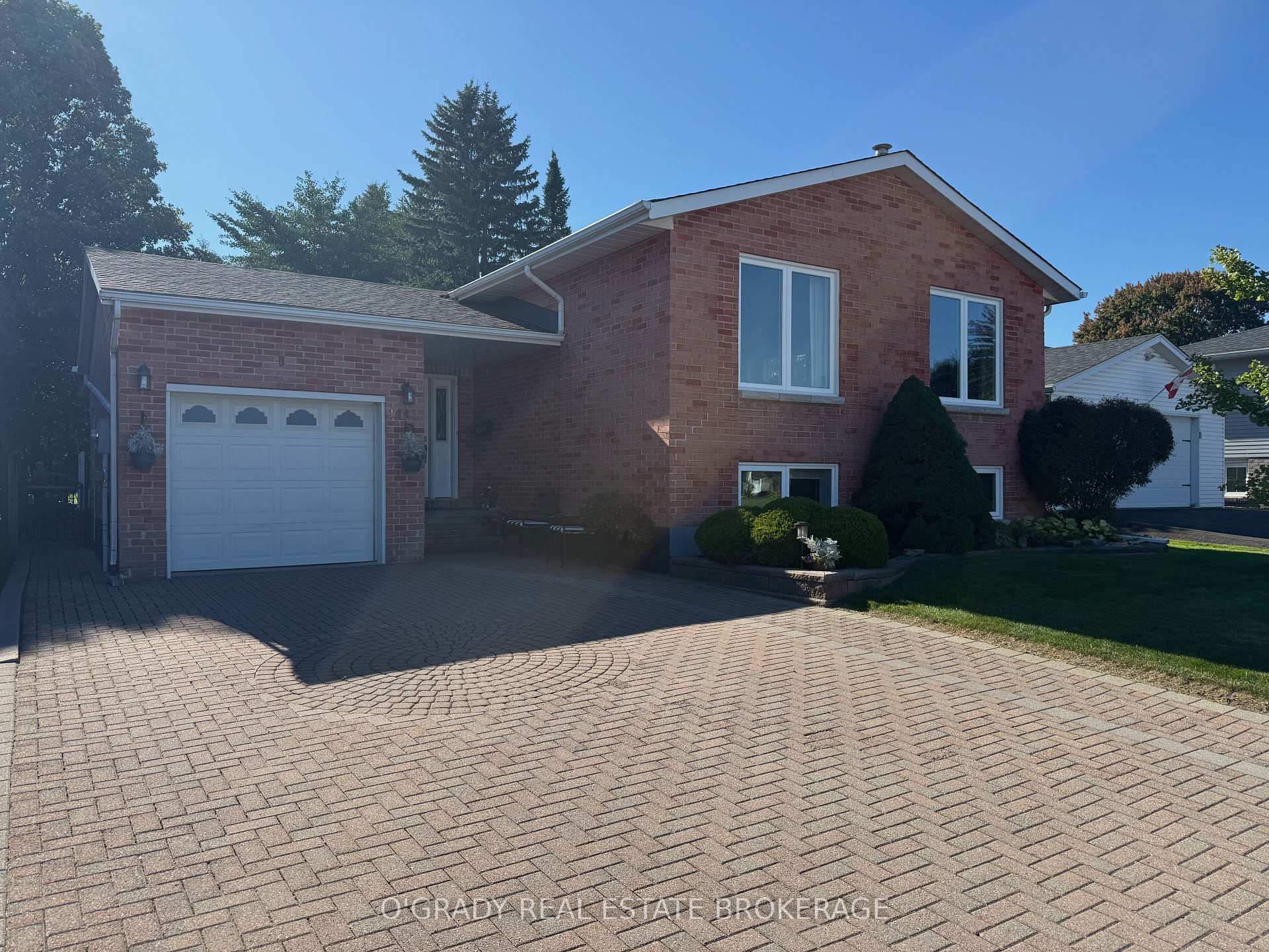 Photo 5 of 1442 Windsor Drive, Brockville, Brockville — HOMEH