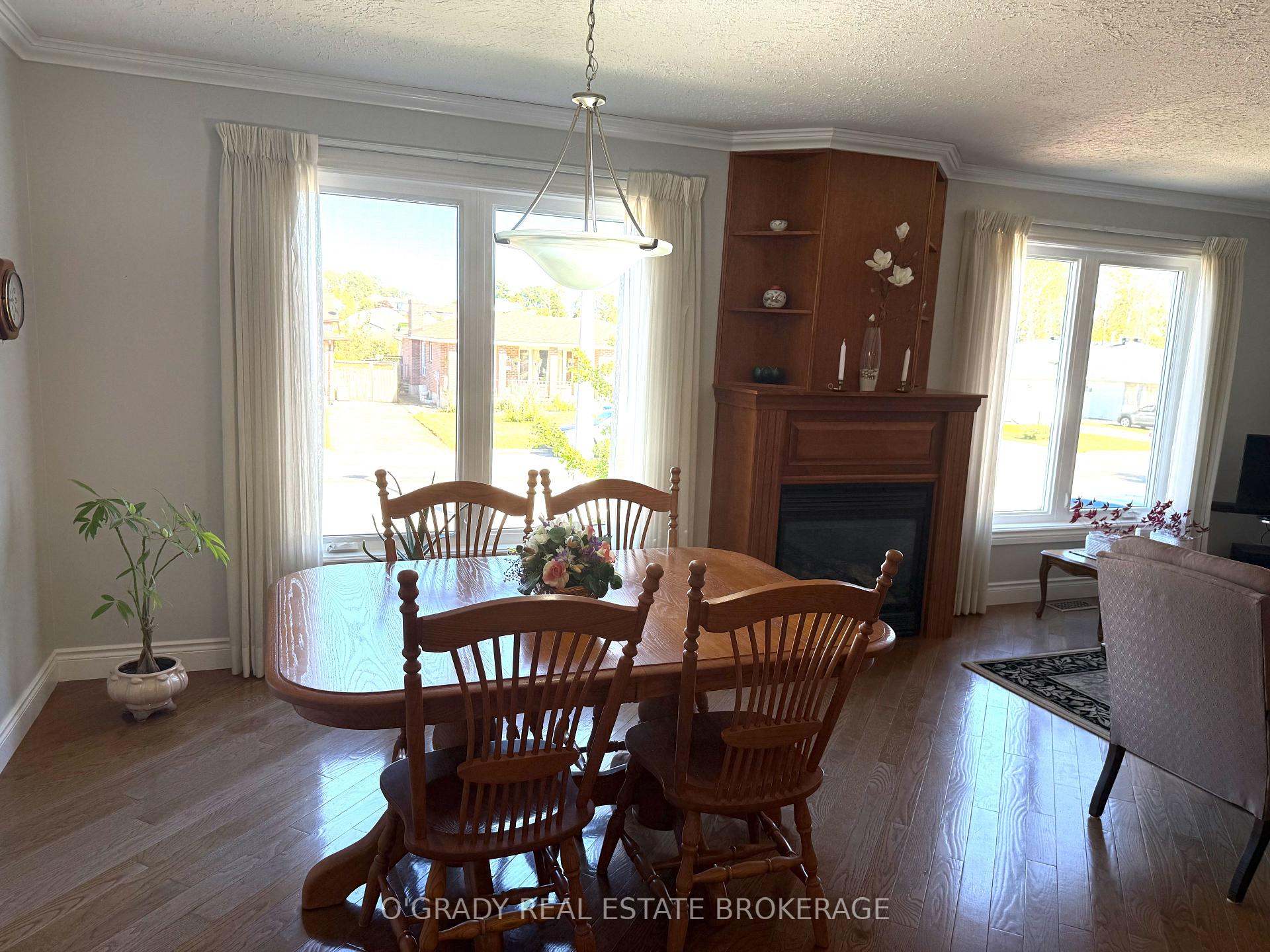 Photo 16 of 1442 Windsor Drive, Brockville, Brockville — HOMEH