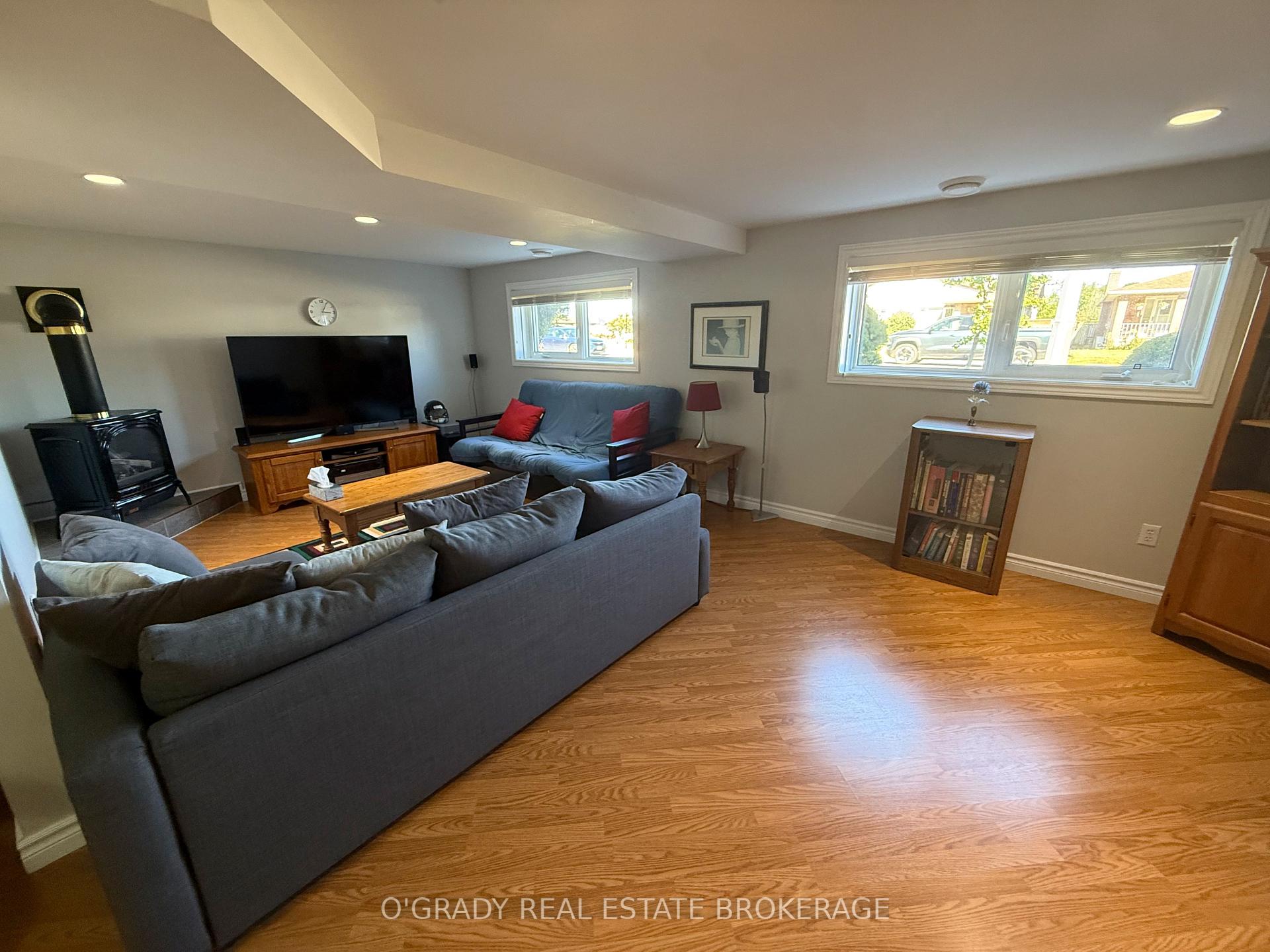 Photo 33 of 1442 Windsor Drive, Brockville, Brockville — HOMEH