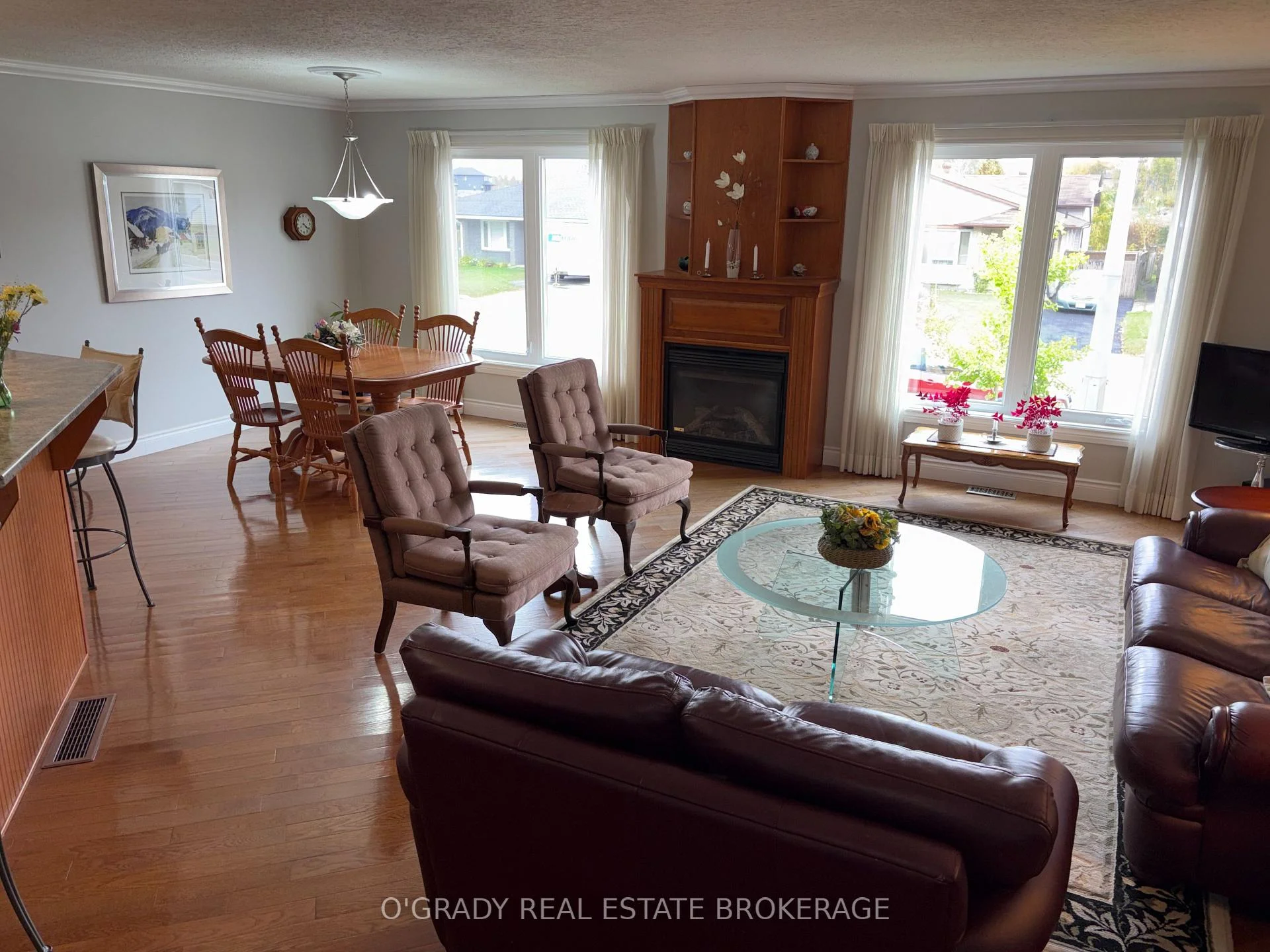 Photo 8 of 1442 Windsor Drive, Brockville, Brockville — HOMEH