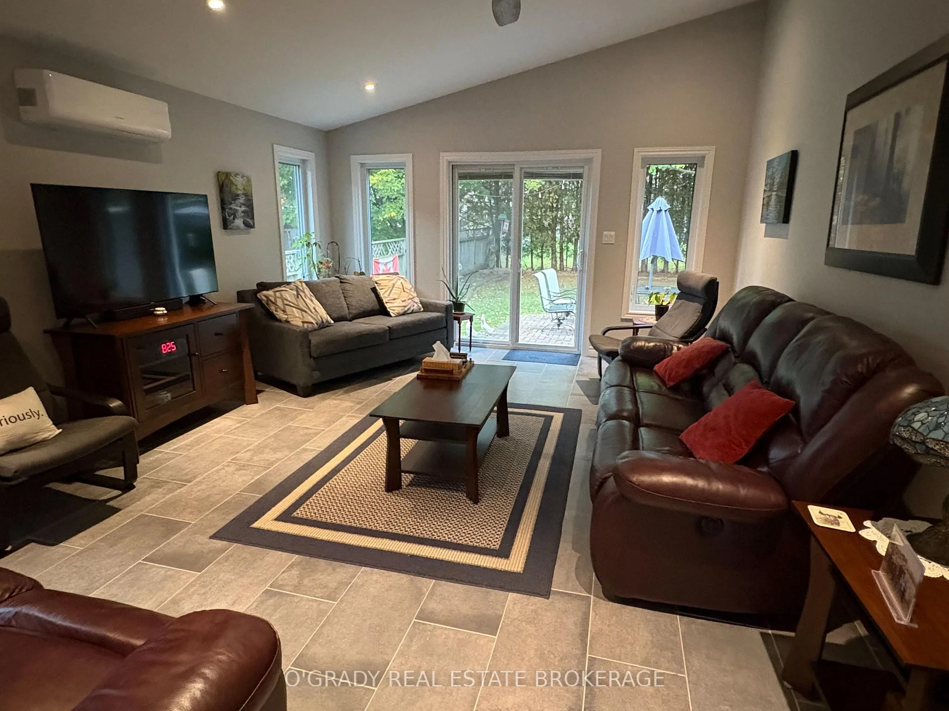 Photo 17 of 1442 Windsor Drive, Brockville, Brockville — HOMEH