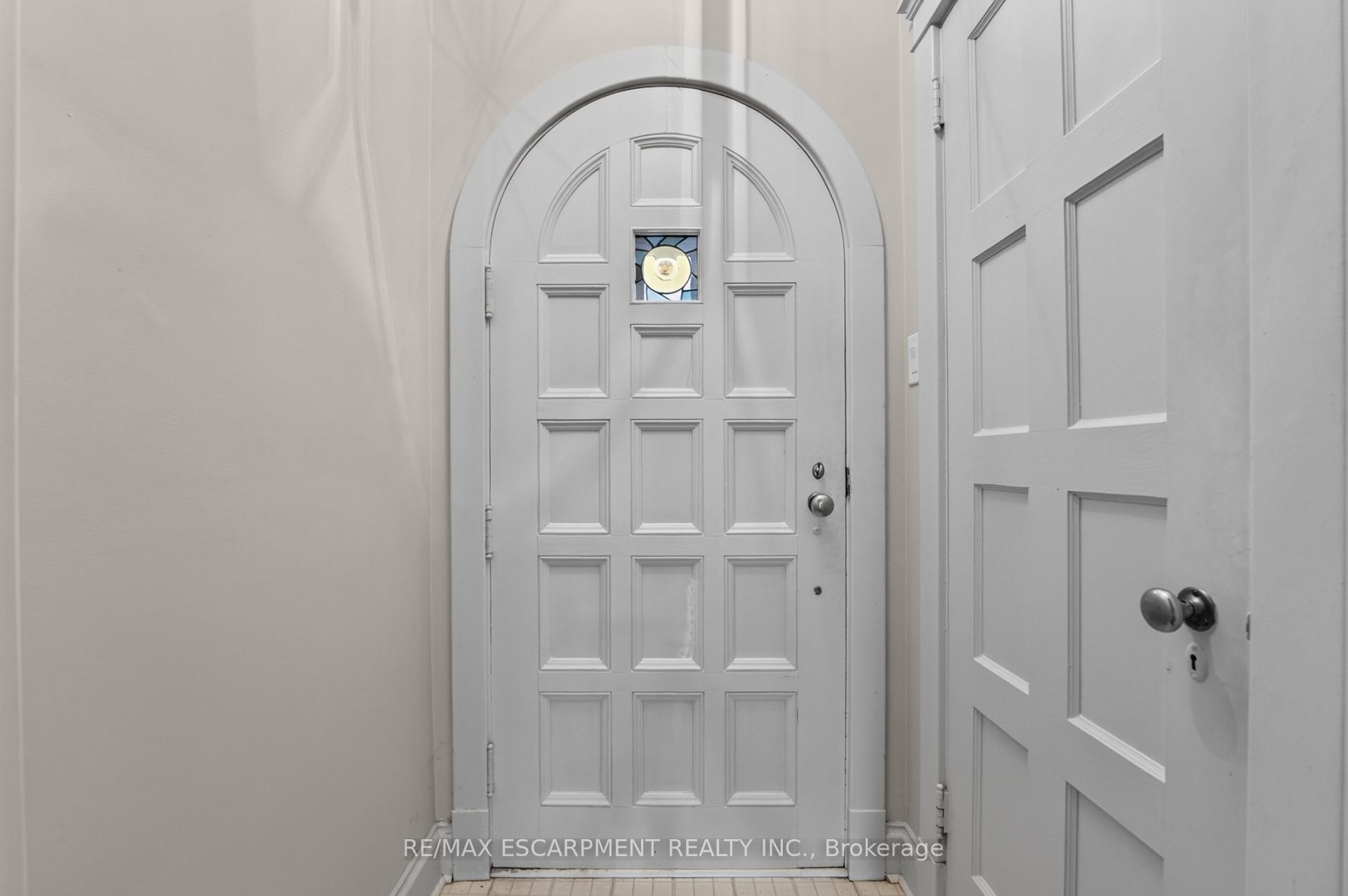 Photo 4 of 4937 King Street, Lincoln, Beamsville — HOMEH