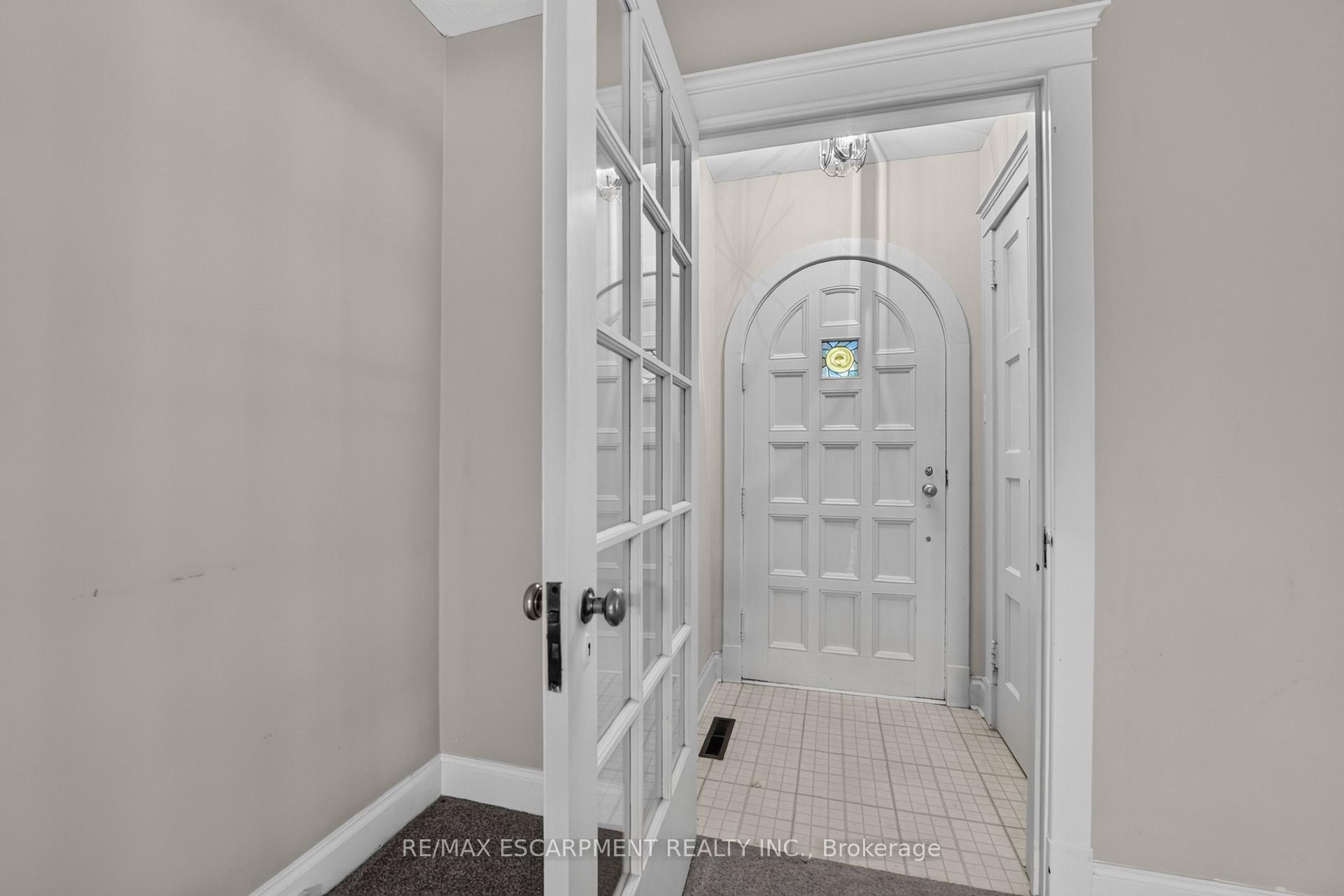 Photo 5 of 4937 King Street, Lincoln, Beamsville — HOMEH