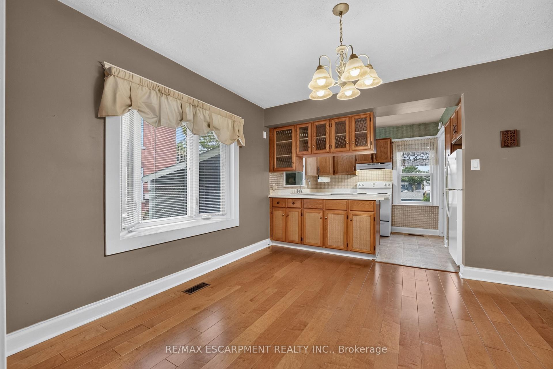 Photo 10 of 4937 King Street, Lincoln, Beamsville — HOMEH
