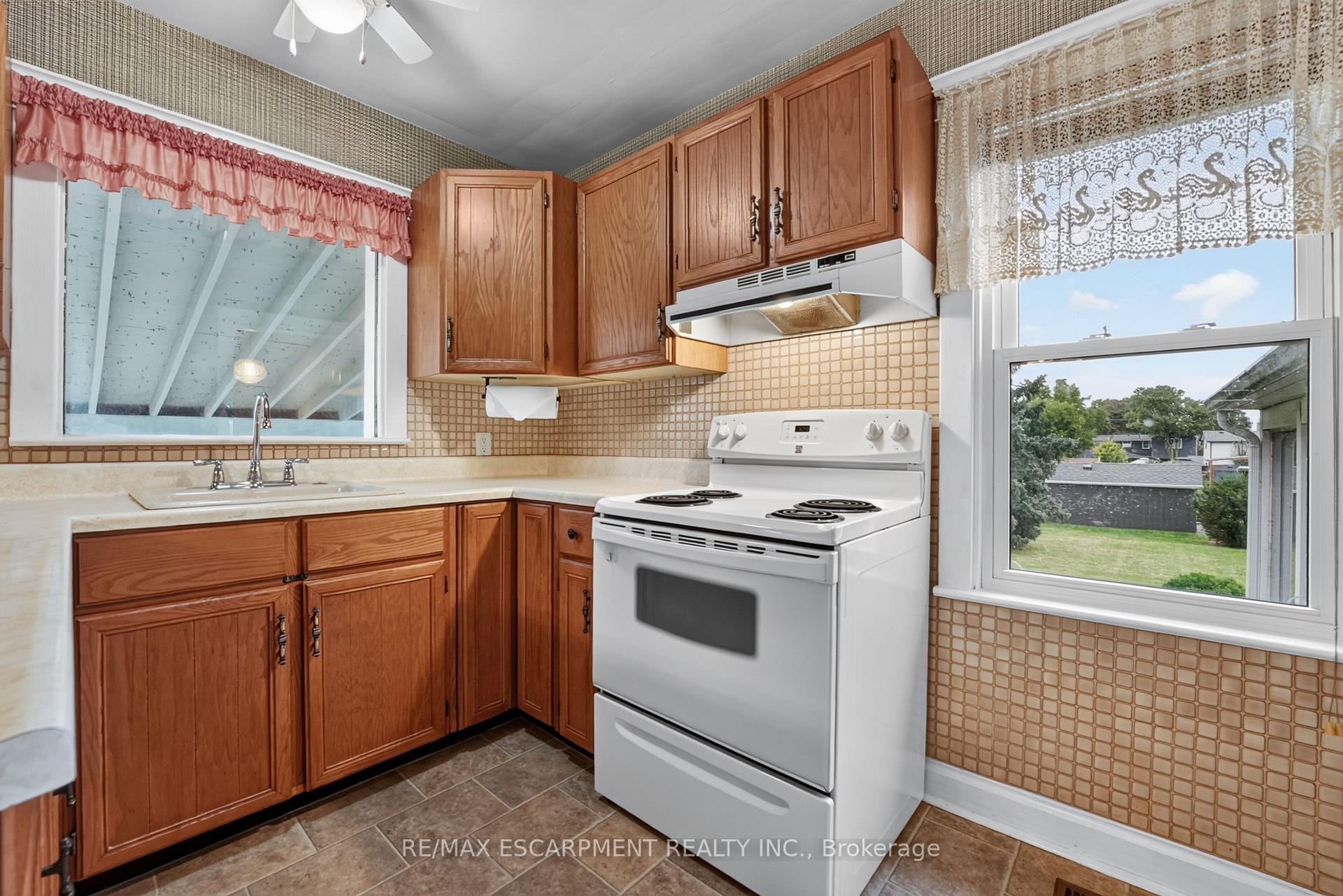 Photo 14 of 4937 King Street, Lincoln, Beamsville — HOMEH