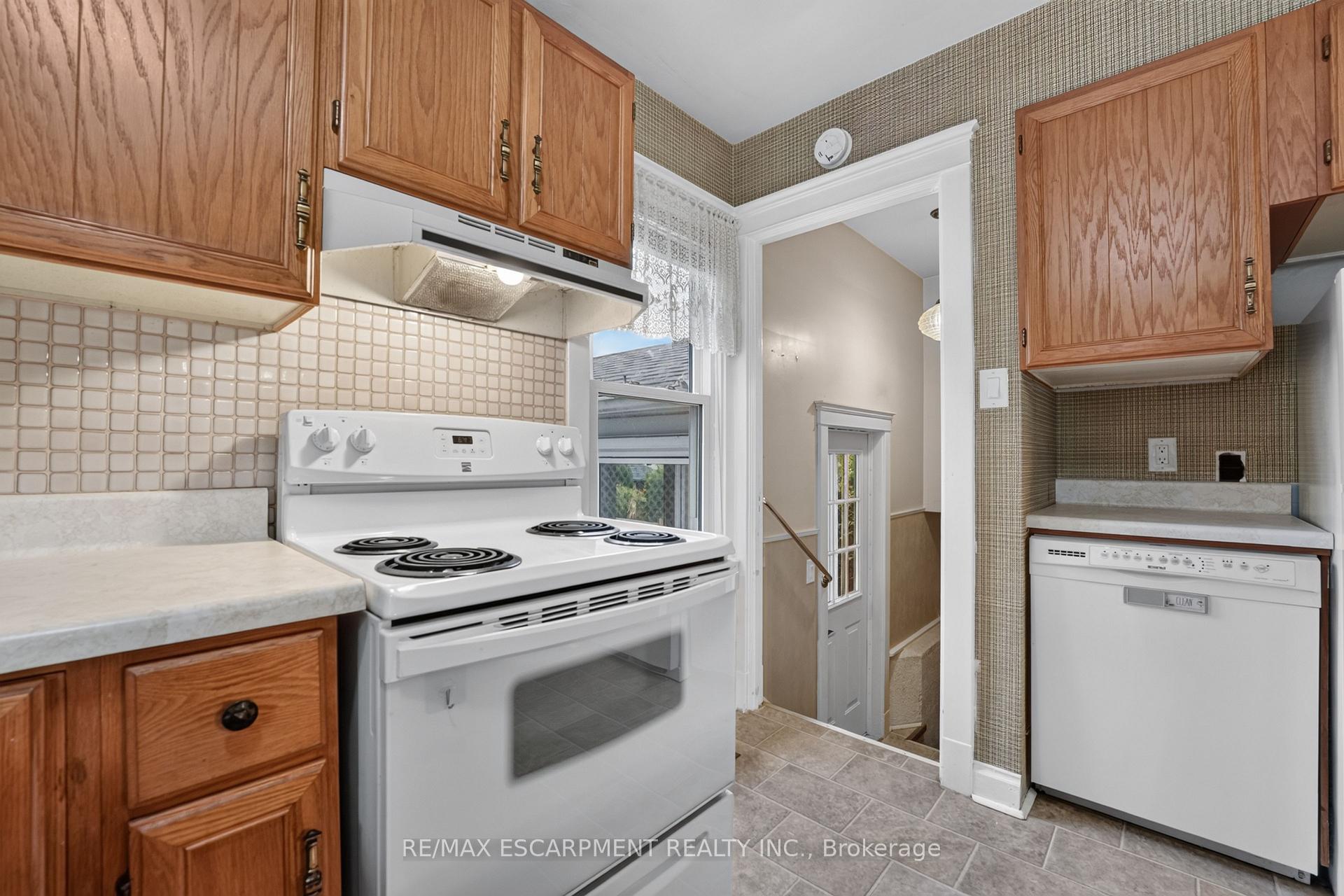 Photo 16 of 4937 King Street, Lincoln, Beamsville — HOMEH