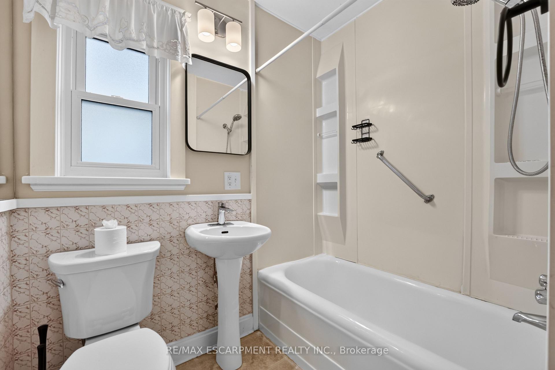 Photo 23 of 4937 King Street, Lincoln, Beamsville — HOMEH