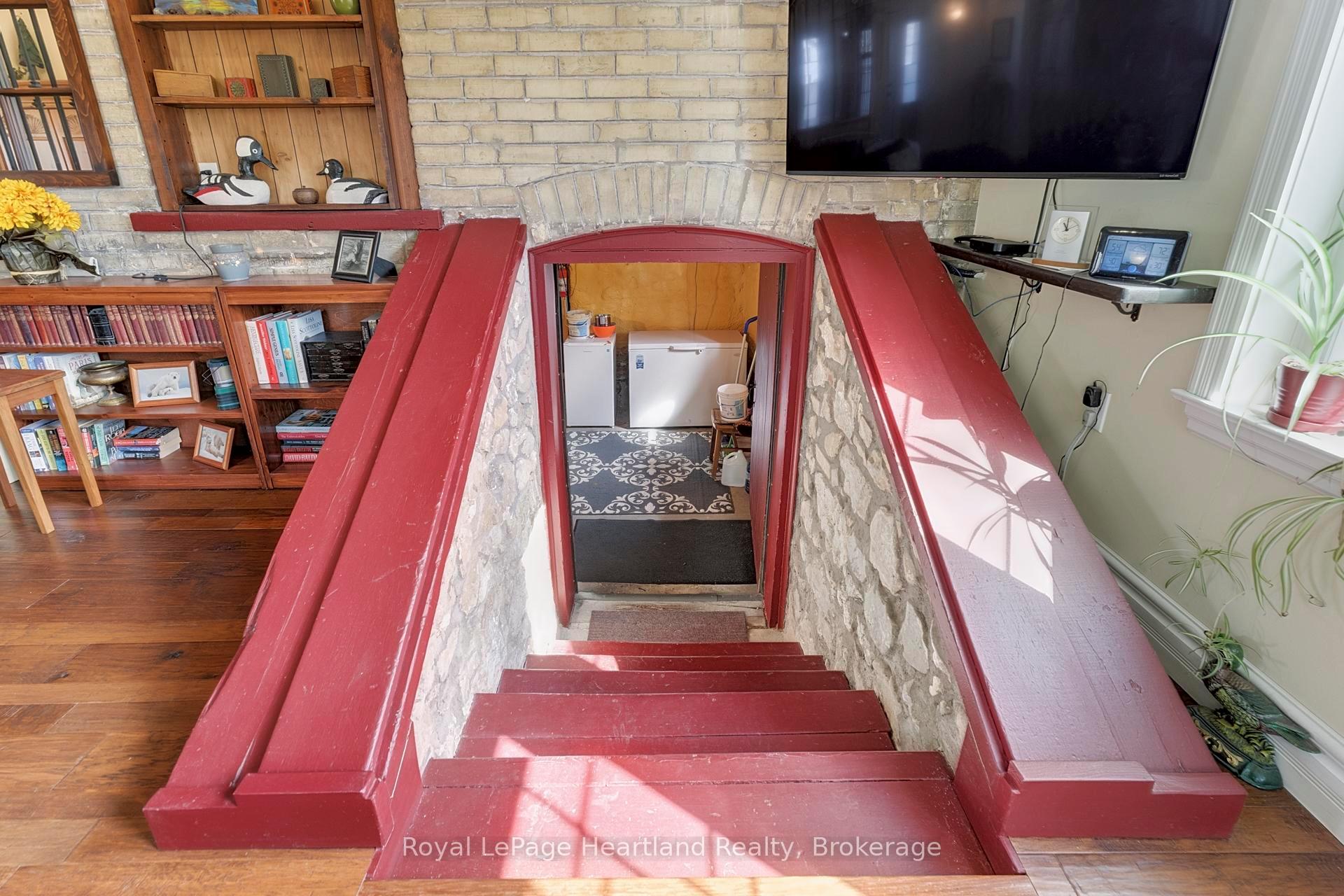 Photo 38 of 67 Elgin Avenue W, Goderich, Goderich (Town) — HOMEH