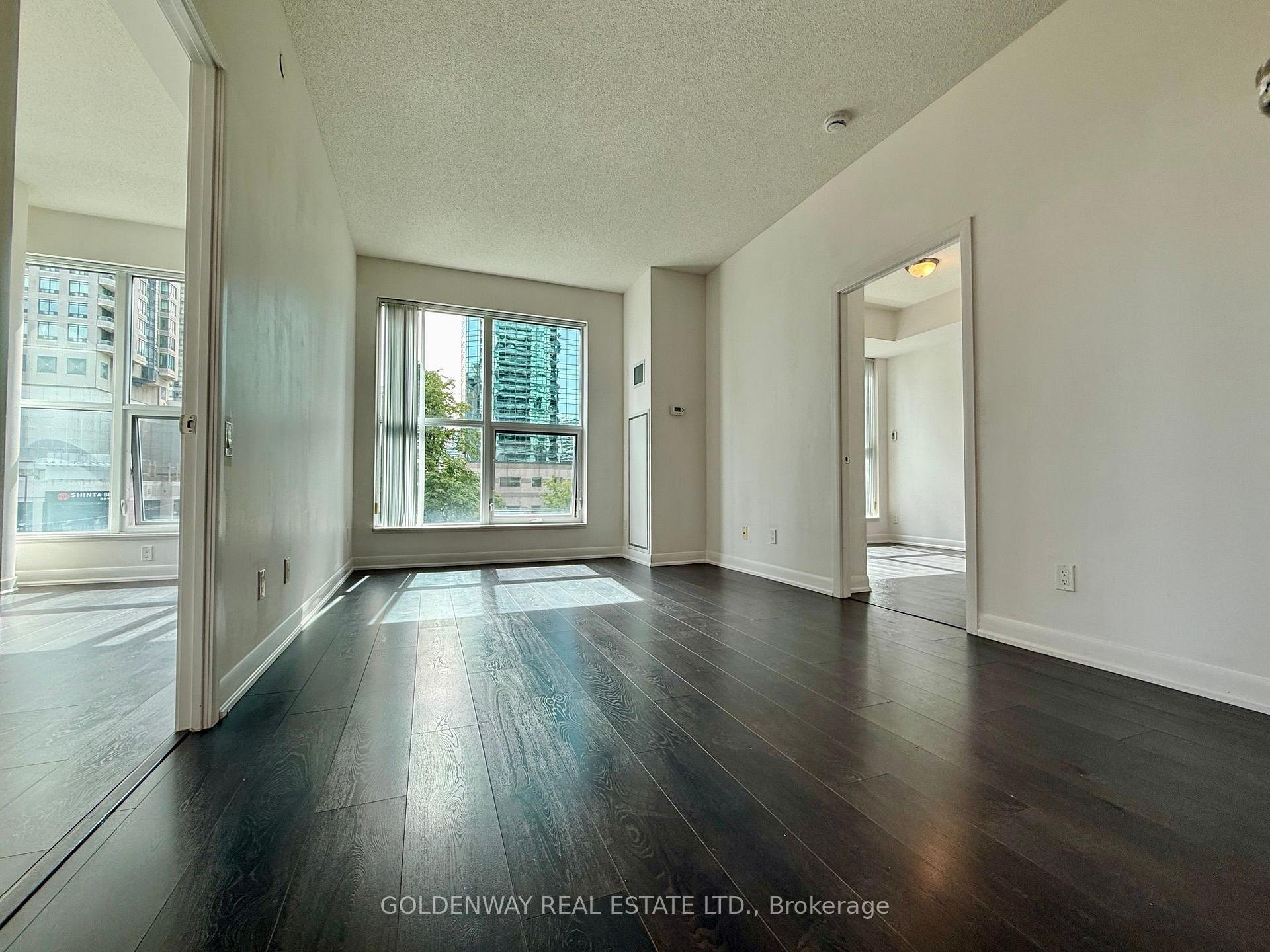 Photo 4 of Unit 110, 5168 Yonge Street, North York, Willowdale West — HOMEH
