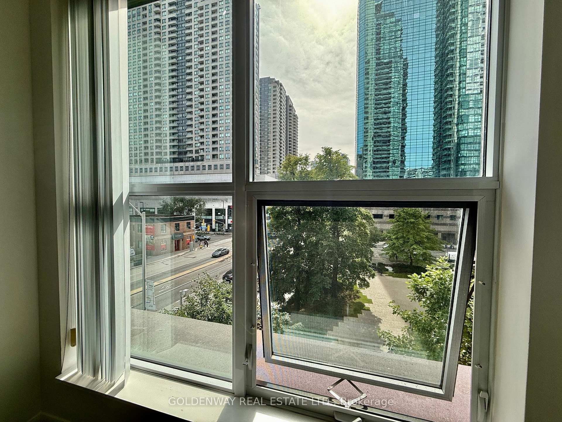 Photo 14 of Unit 110, 5168 Yonge Street, North York, Willowdale West — HOMEH
