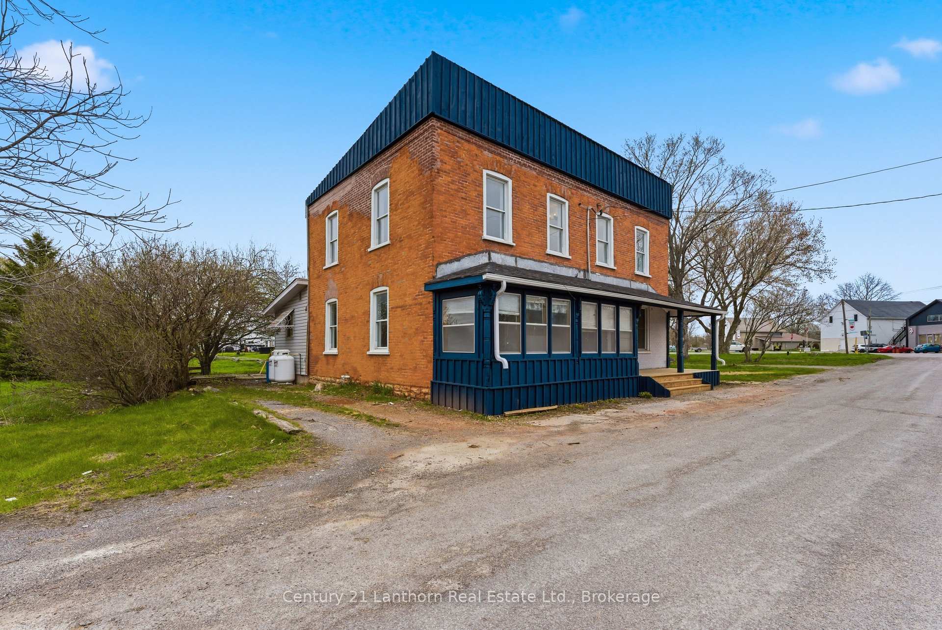 Photo 7 of 16 Store Street, Prince Edward County, Hillier Ward — HOMEH