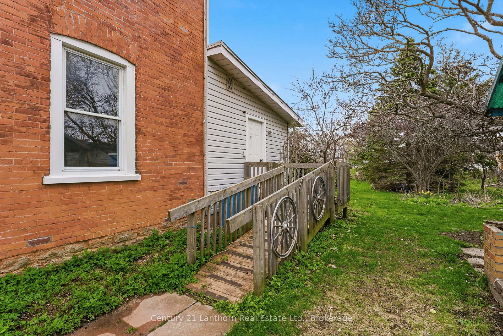 Photo 40 of 16 Store Street, Prince Edward County, Hillier Ward — HOMEH