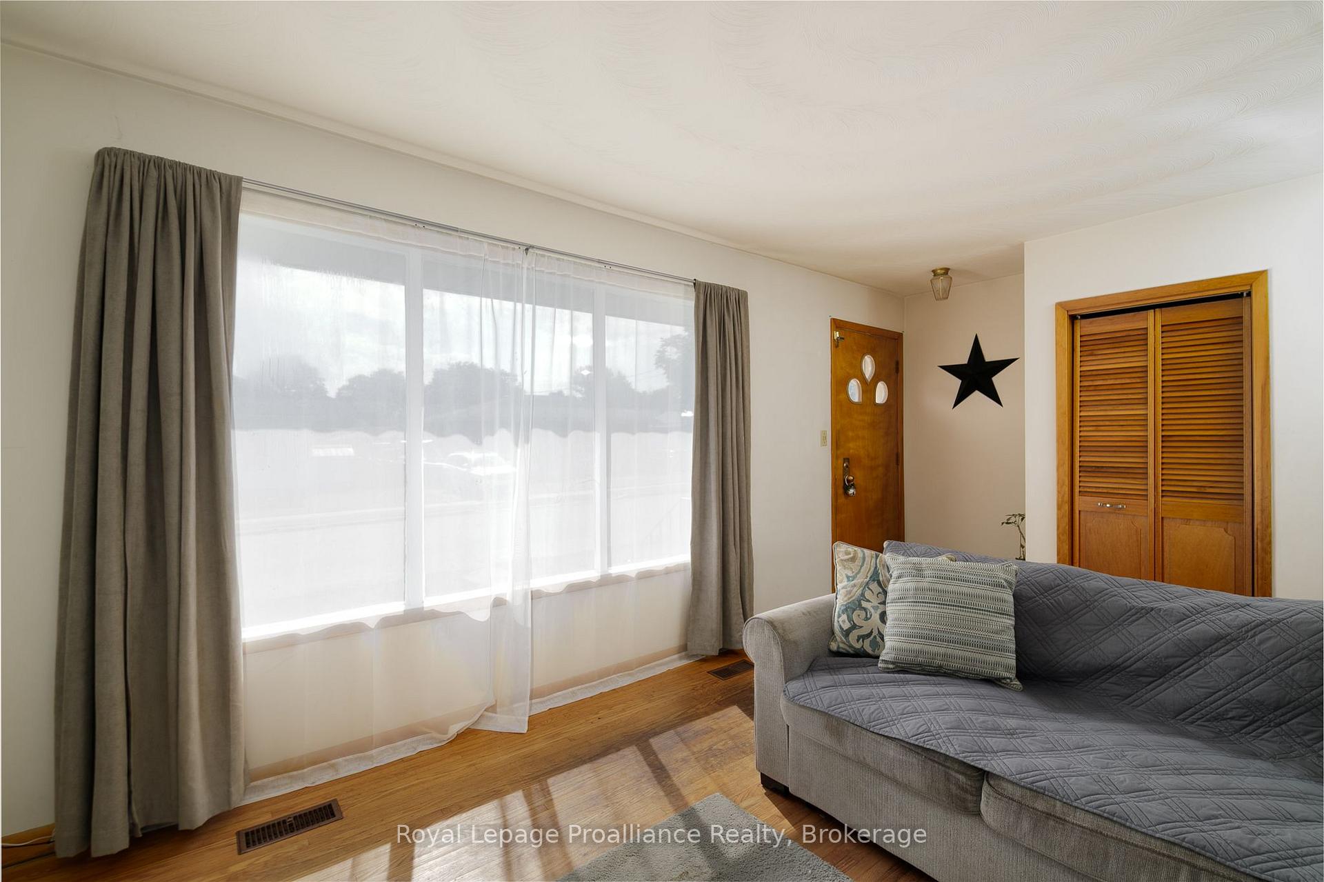 Photo 5 of 26 James Street, Quinte West, Trenton Ward — HOMEH