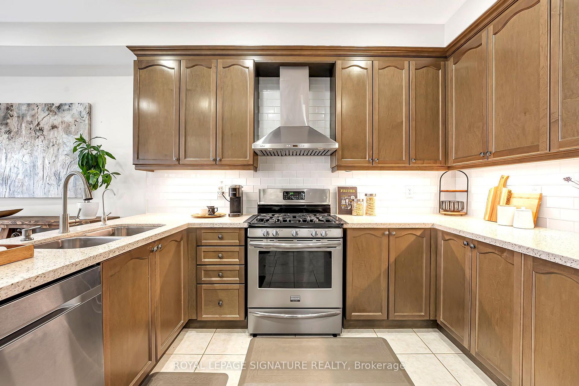 Photo 11 of 23 Arrowpoint Drive, Brampton, Credit Valley — HOMEH