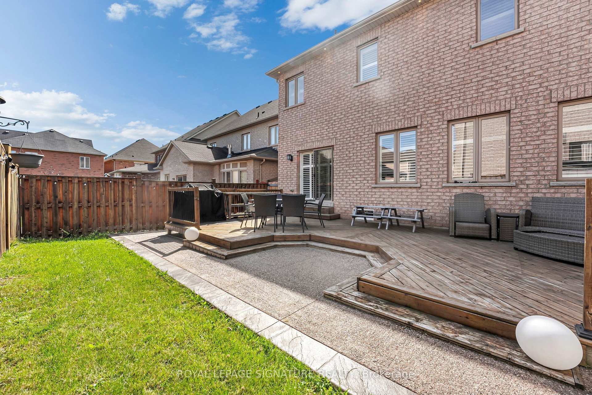 Photo 17 of 23 Arrowpoint Drive, Brampton, Credit Valley — HOMEH