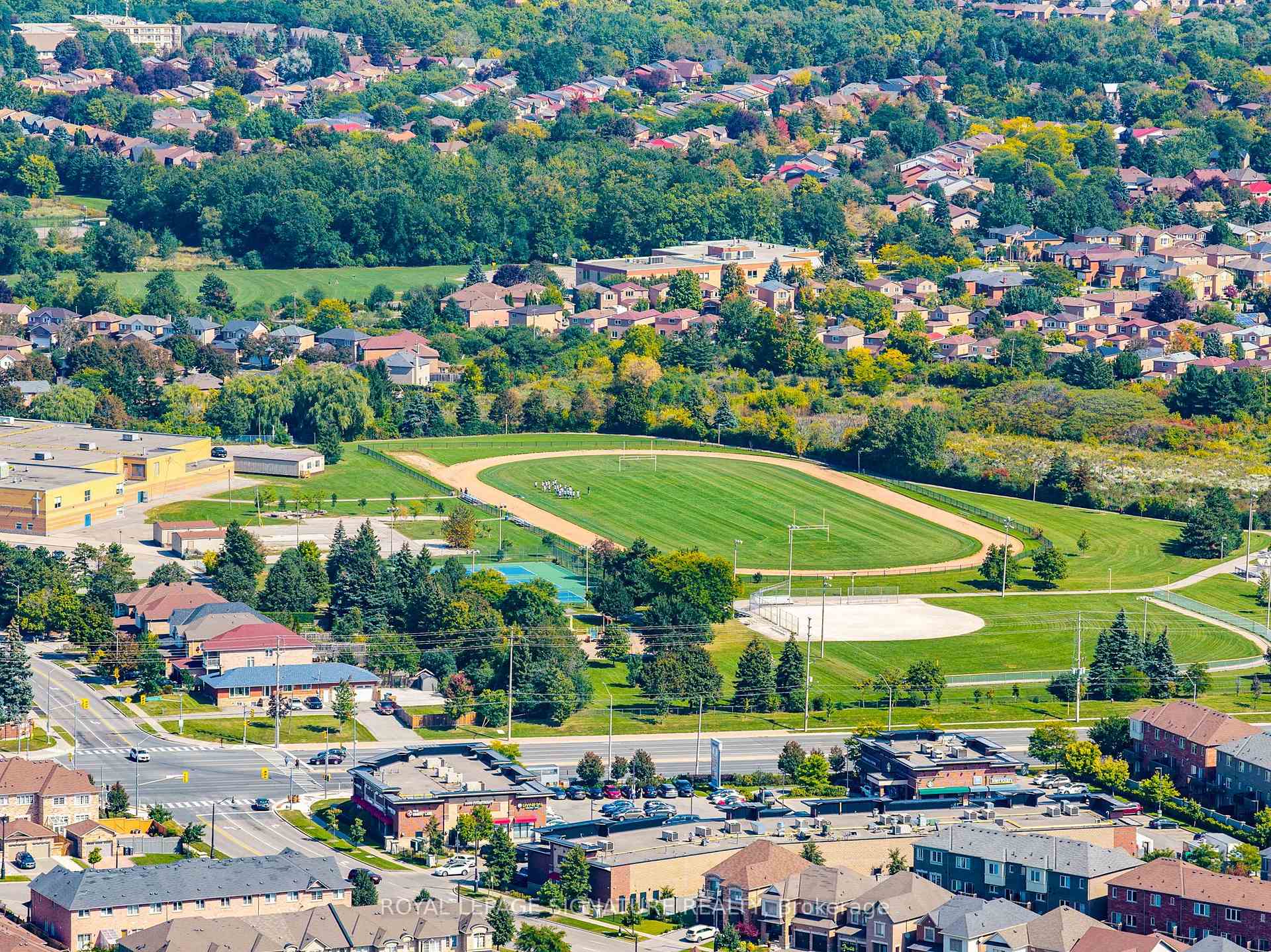 Photo 43 of 23 Arrowpoint Drive, Brampton, Credit Valley — HOMEH